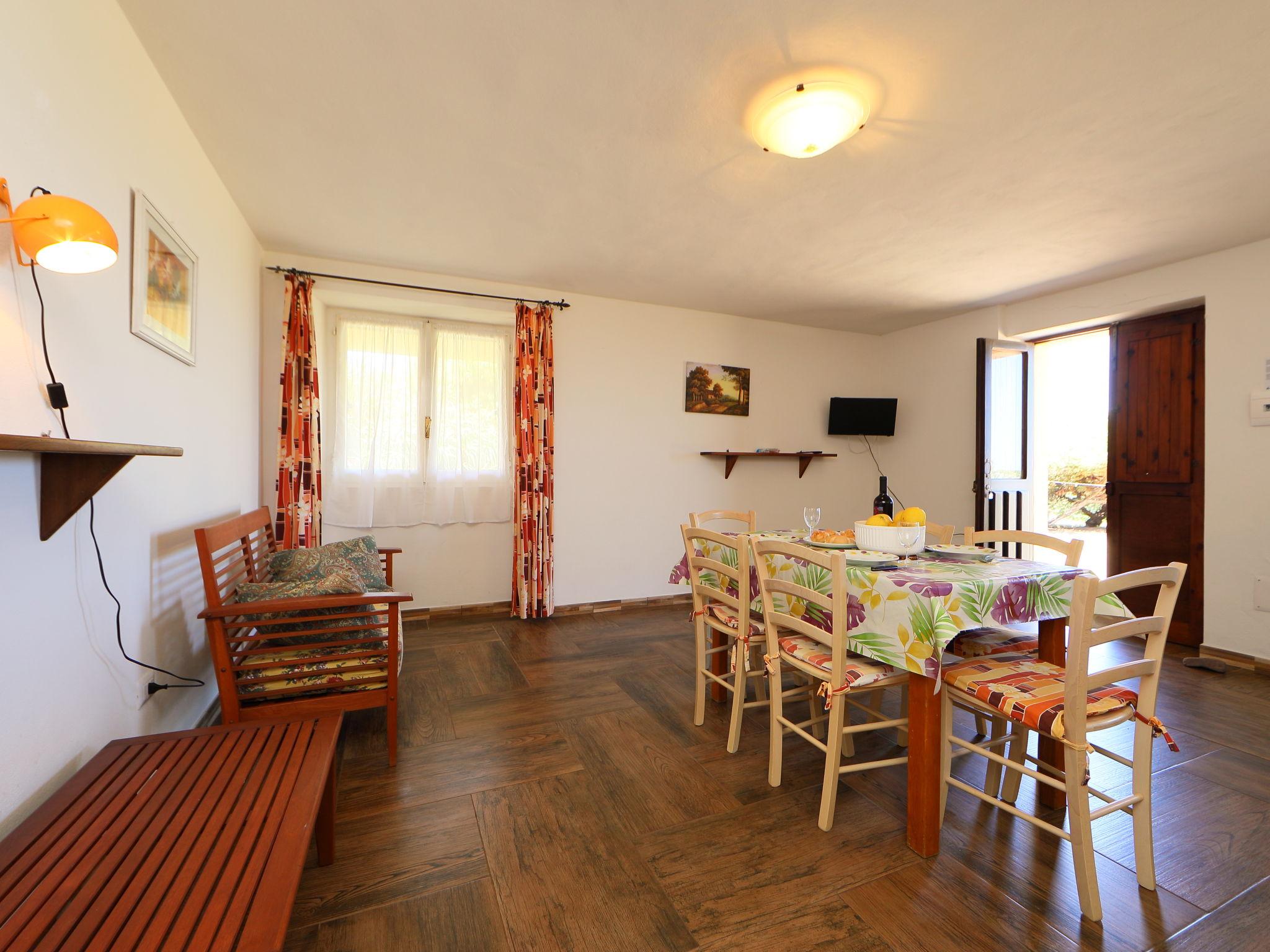 Foto 5 - Apartamento de 2 habitaciones en Valledoria con jardín y vistas al mar