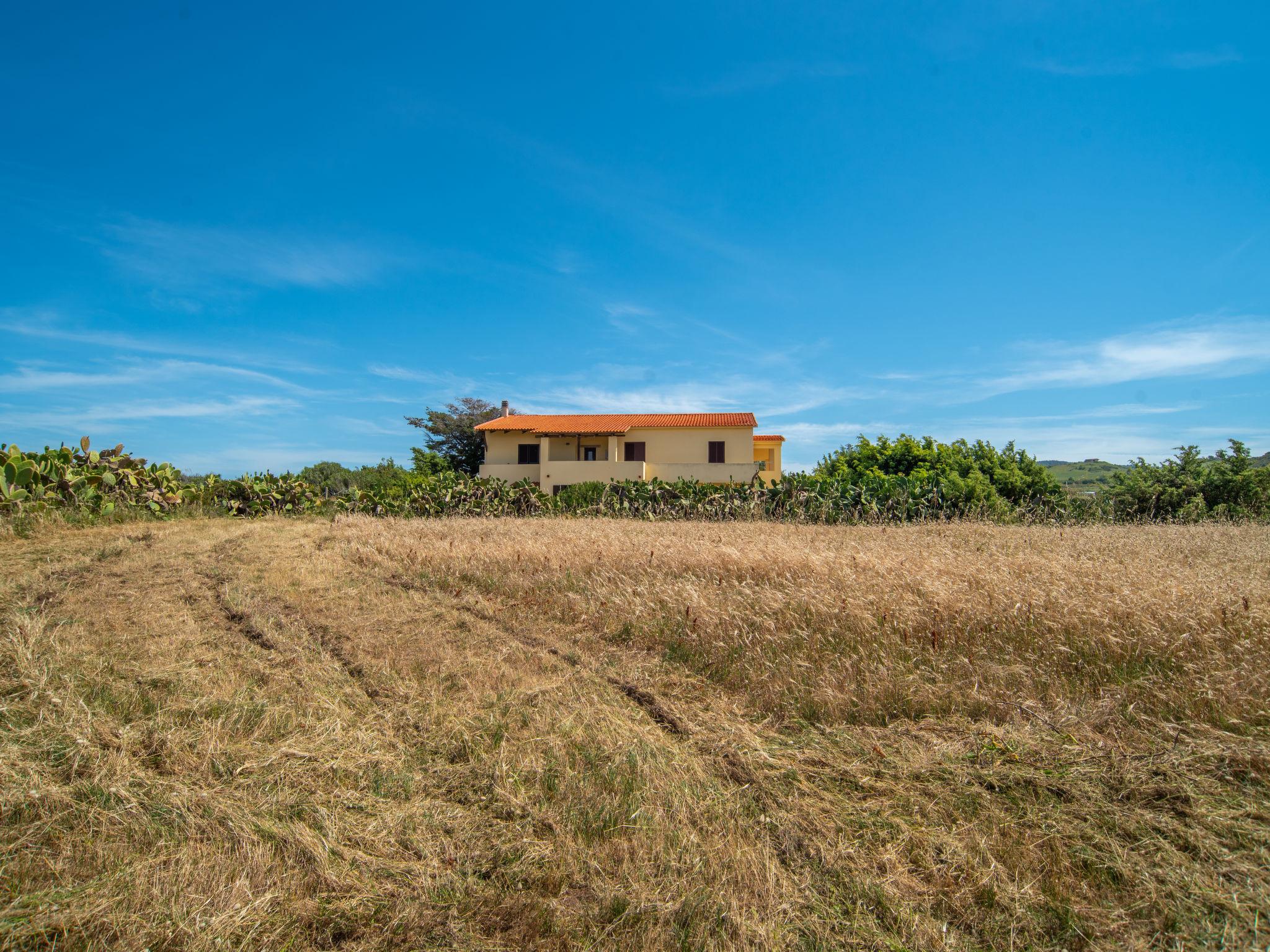 Photo 14 - 2 bedroom Apartment in Valledoria with garden and sea view