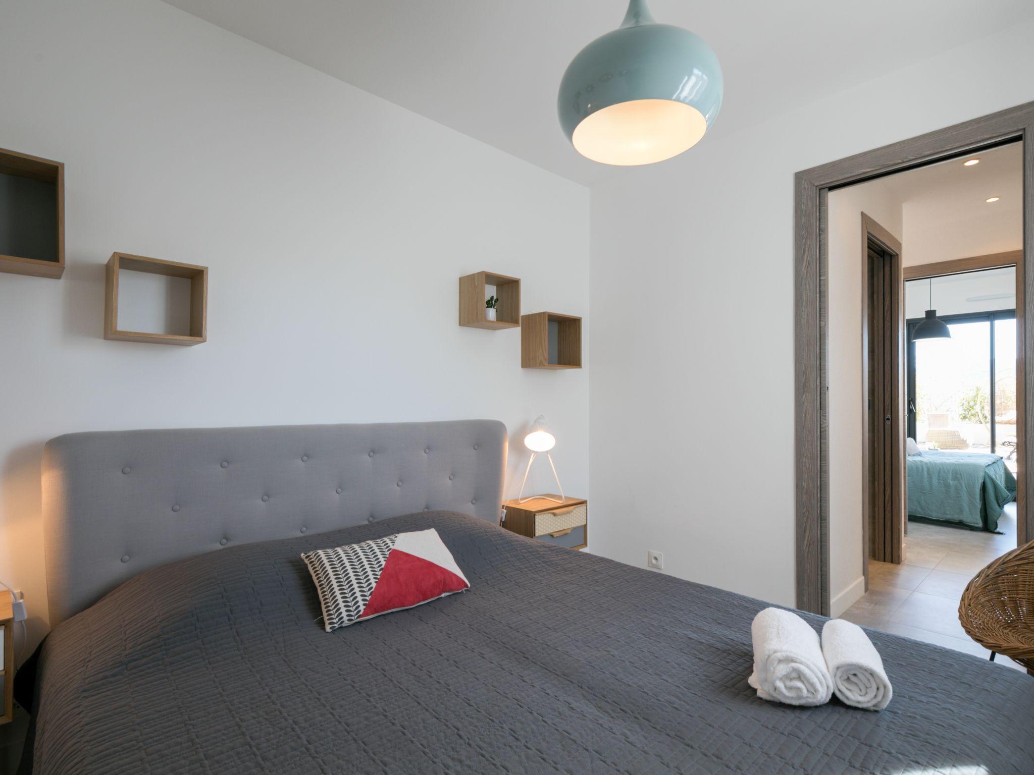Foto 11 - Apartamento de 3 quartos em Porto-Vecchio com piscina e vistas do mar