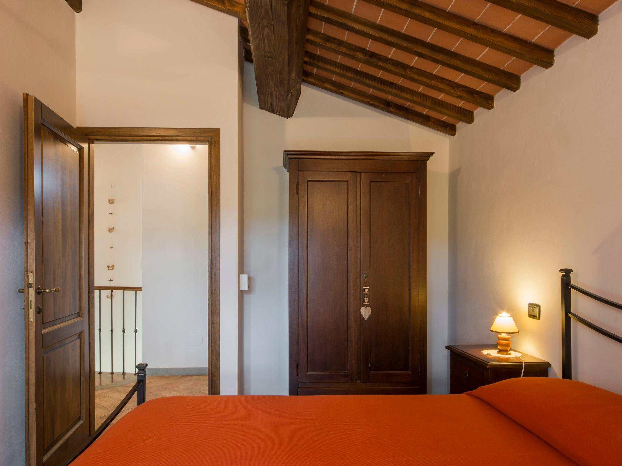 Foto 19 - Appartamento con 2 camere da letto a Vinci con piscina e giardino