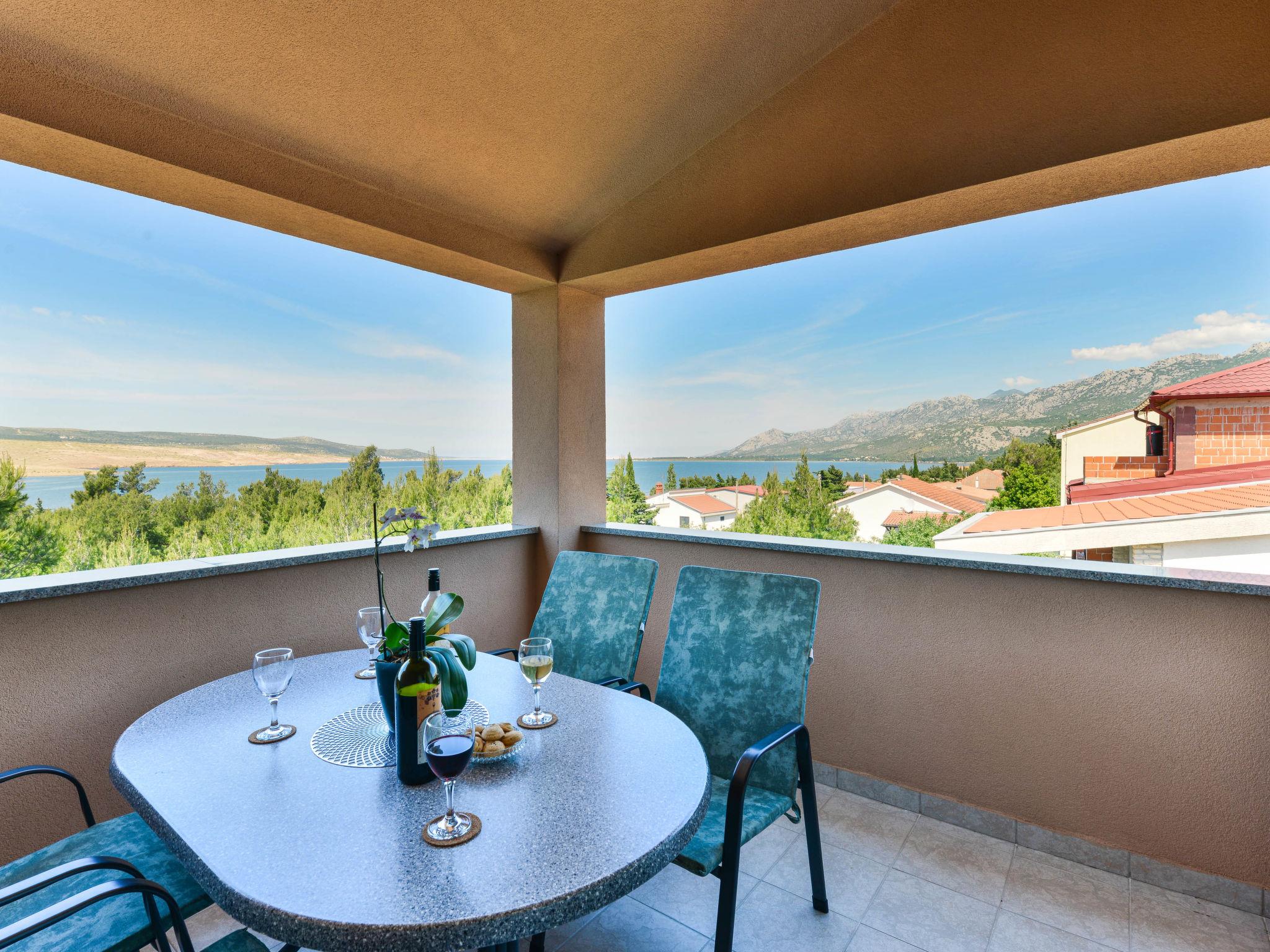 Foto 5 - Apartamento de 1 habitación en Jasenice con piscina y vistas al mar