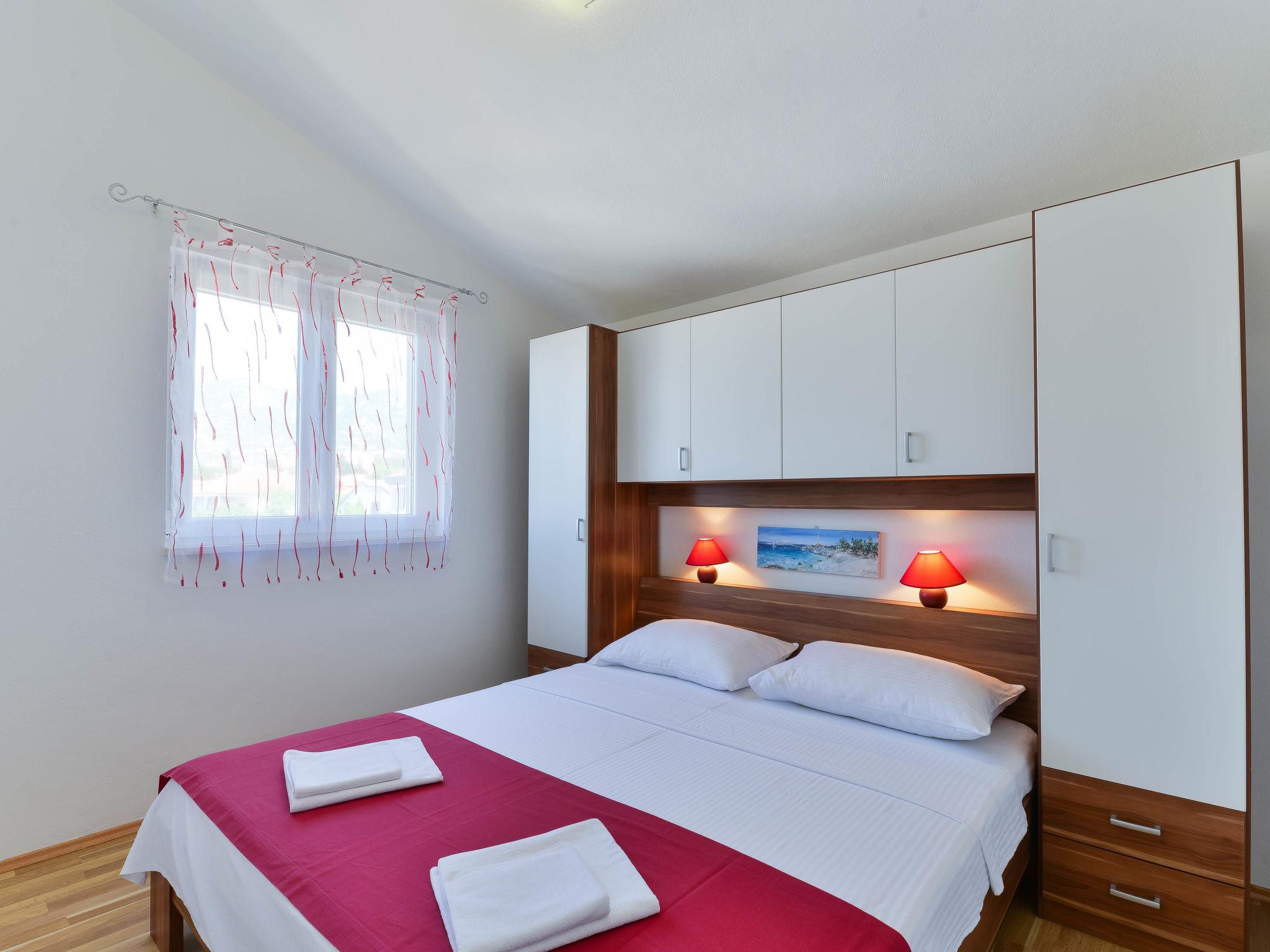 Foto 8 - Appartamento con 1 camera da letto a Jasenice con piscina e vista mare
