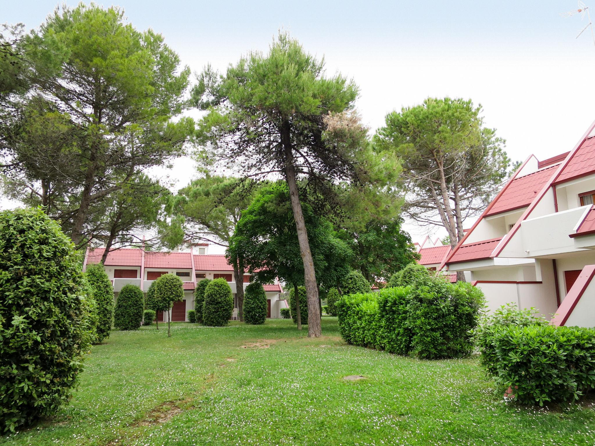 Photo 3 - Maison de 3 chambres à San Michele al Tagliamento avec jardin et terrasse