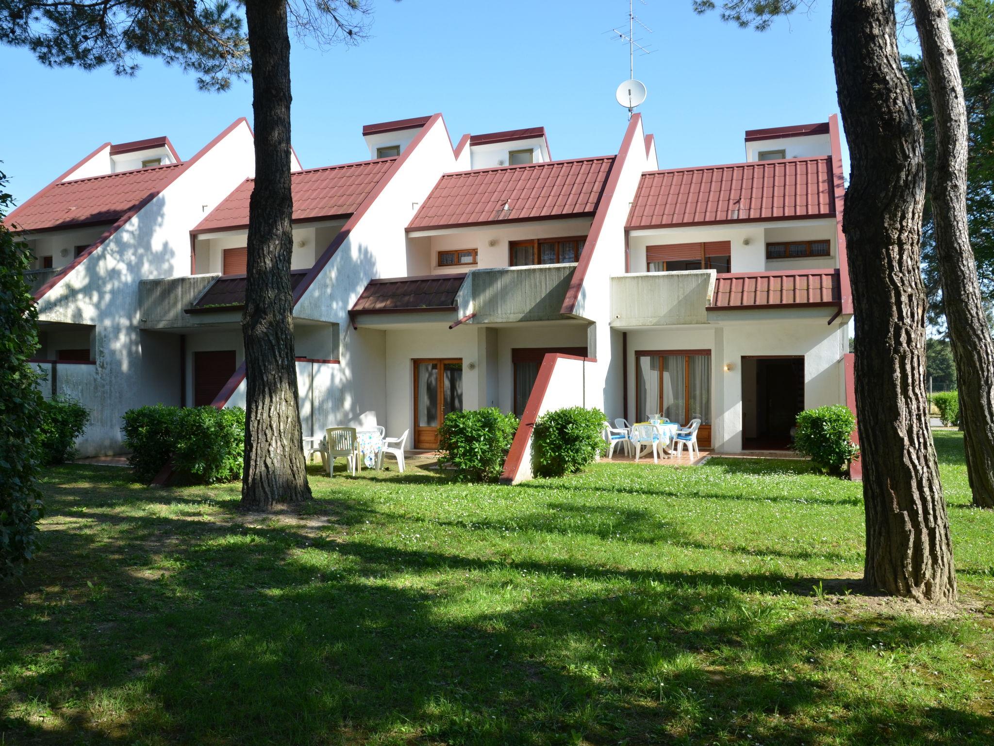 Photo 1 - Maison de 3 chambres à San Michele al Tagliamento avec jardin et terrasse