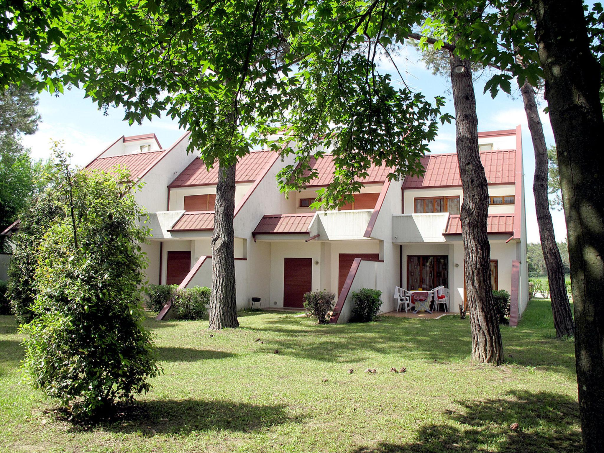 Foto 15 - Haus mit 3 Schlafzimmern in San Michele al Tagliamento mit garten und blick aufs meer