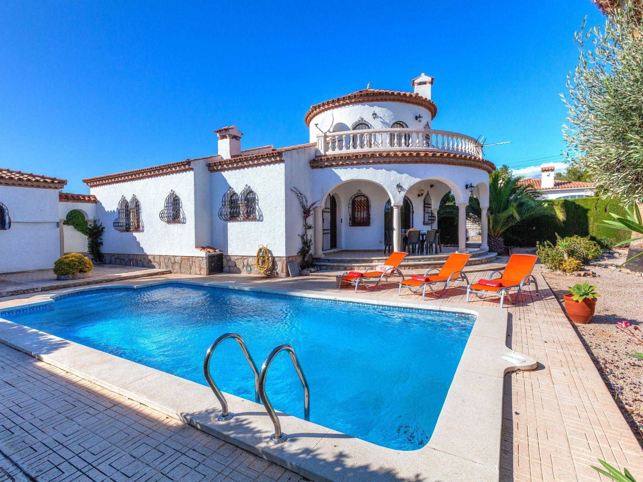 Photo 1 - 3 bedroom House in Mont-roig del Camp with private pool and sea view