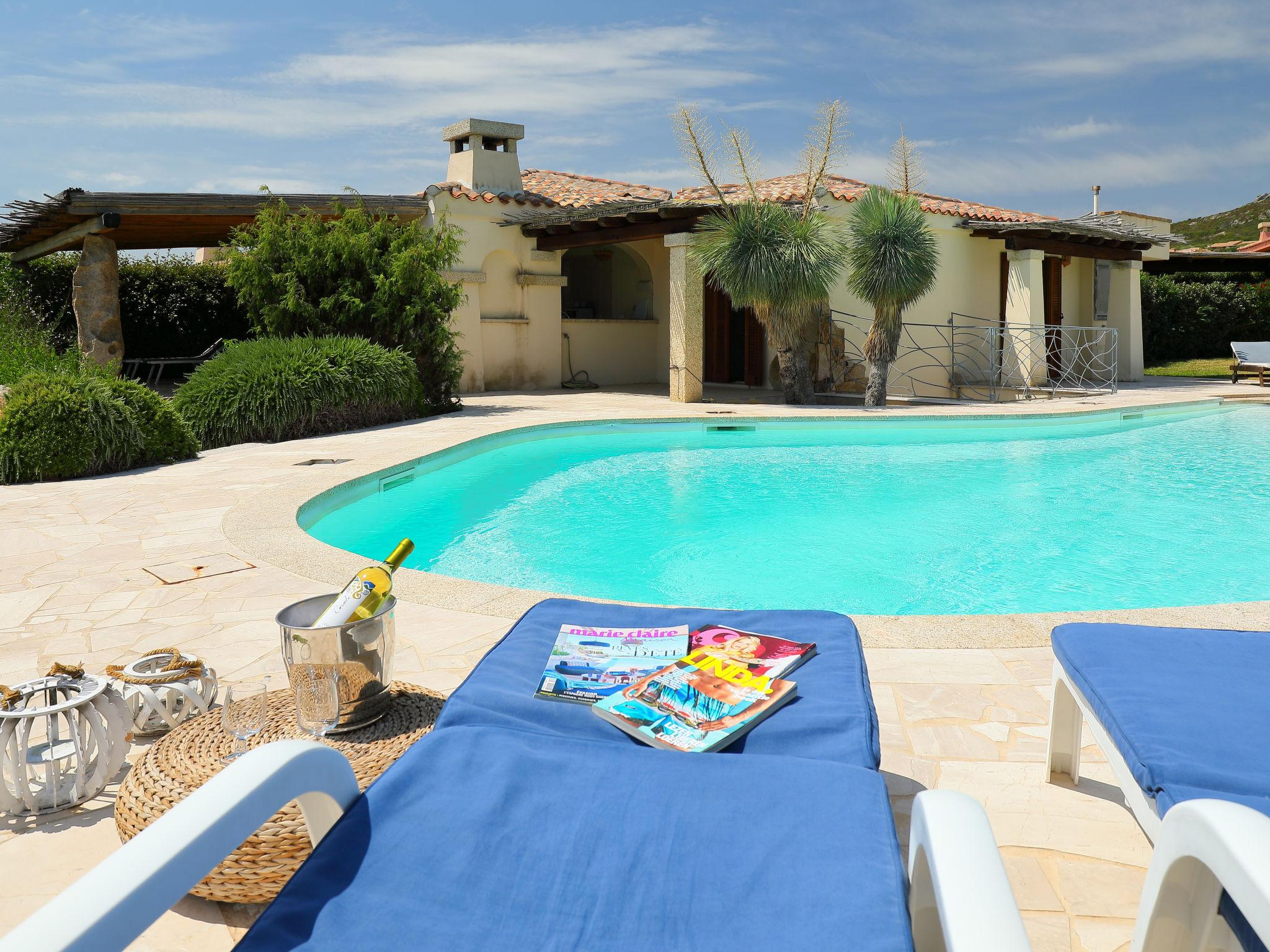 Photo 28 - Maison de 4 chambres à Golfo Aranci avec piscine privée et jardin