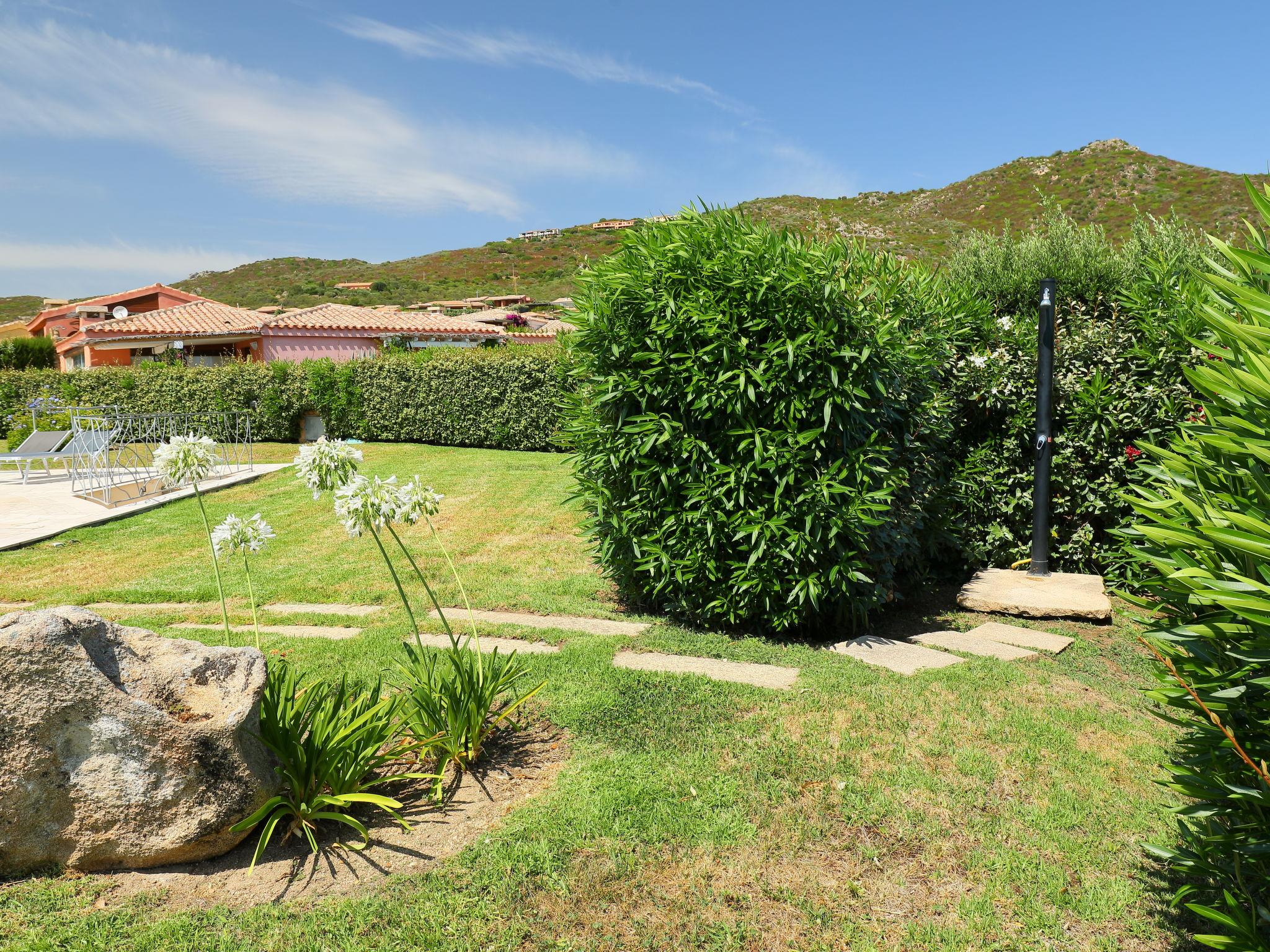 Photo 32 - Maison de 4 chambres à Golfo Aranci avec piscine privée et jardin