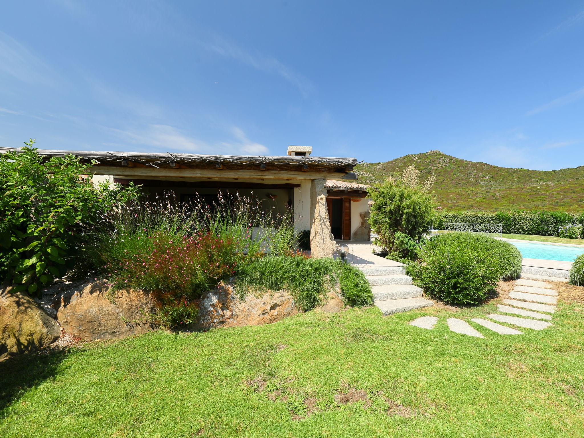 Photo 31 - Maison de 4 chambres à Golfo Aranci avec piscine privée et vues à la mer