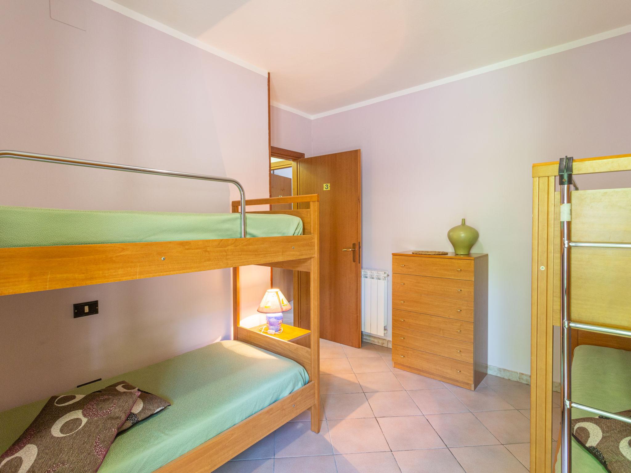 Foto 15 - Haus mit 3 Schlafzimmern in Roccascalegna mit garten und terrasse