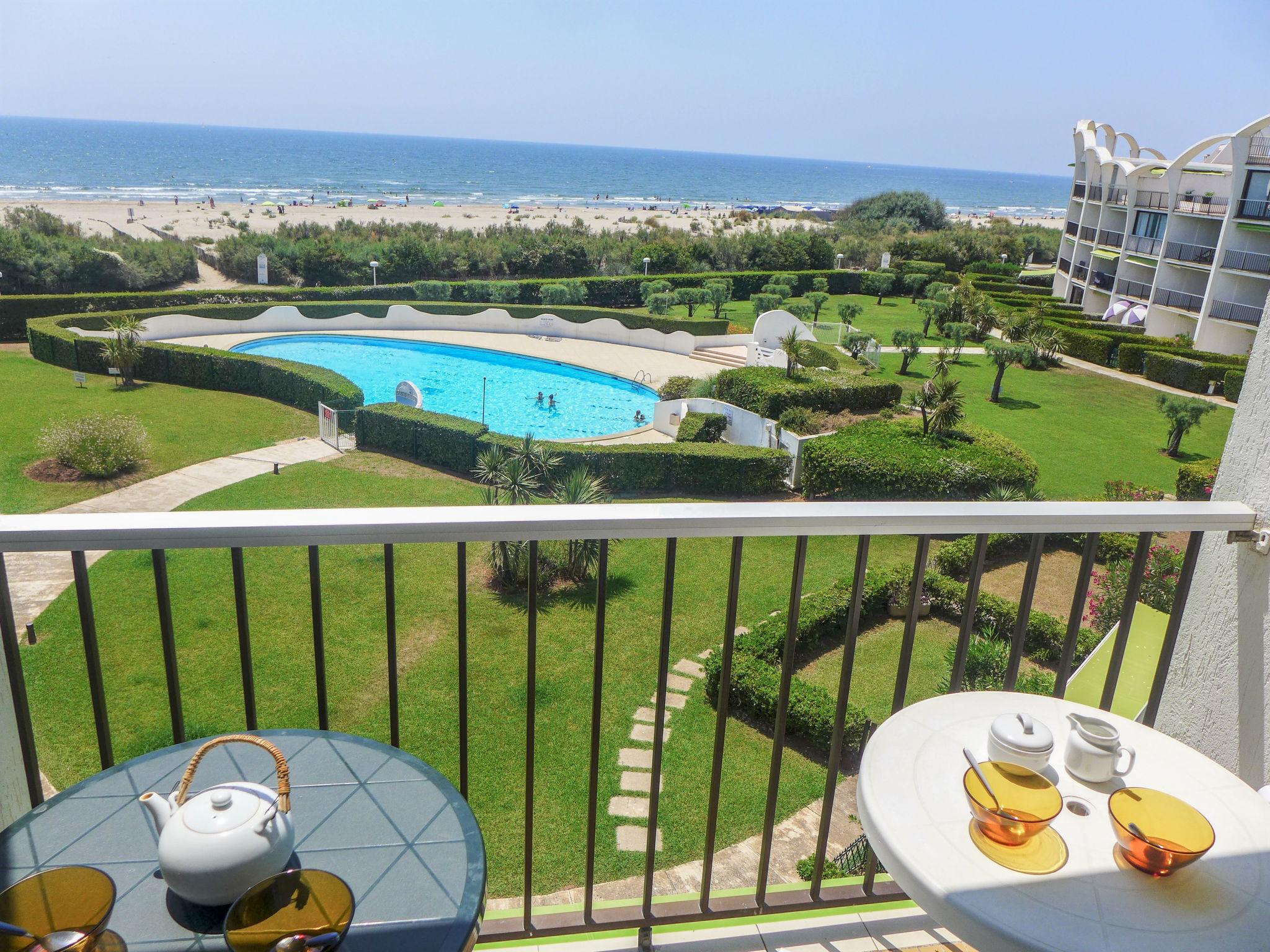 Photo 2 - Apartment in La Grande-Motte with swimming pool and sea view