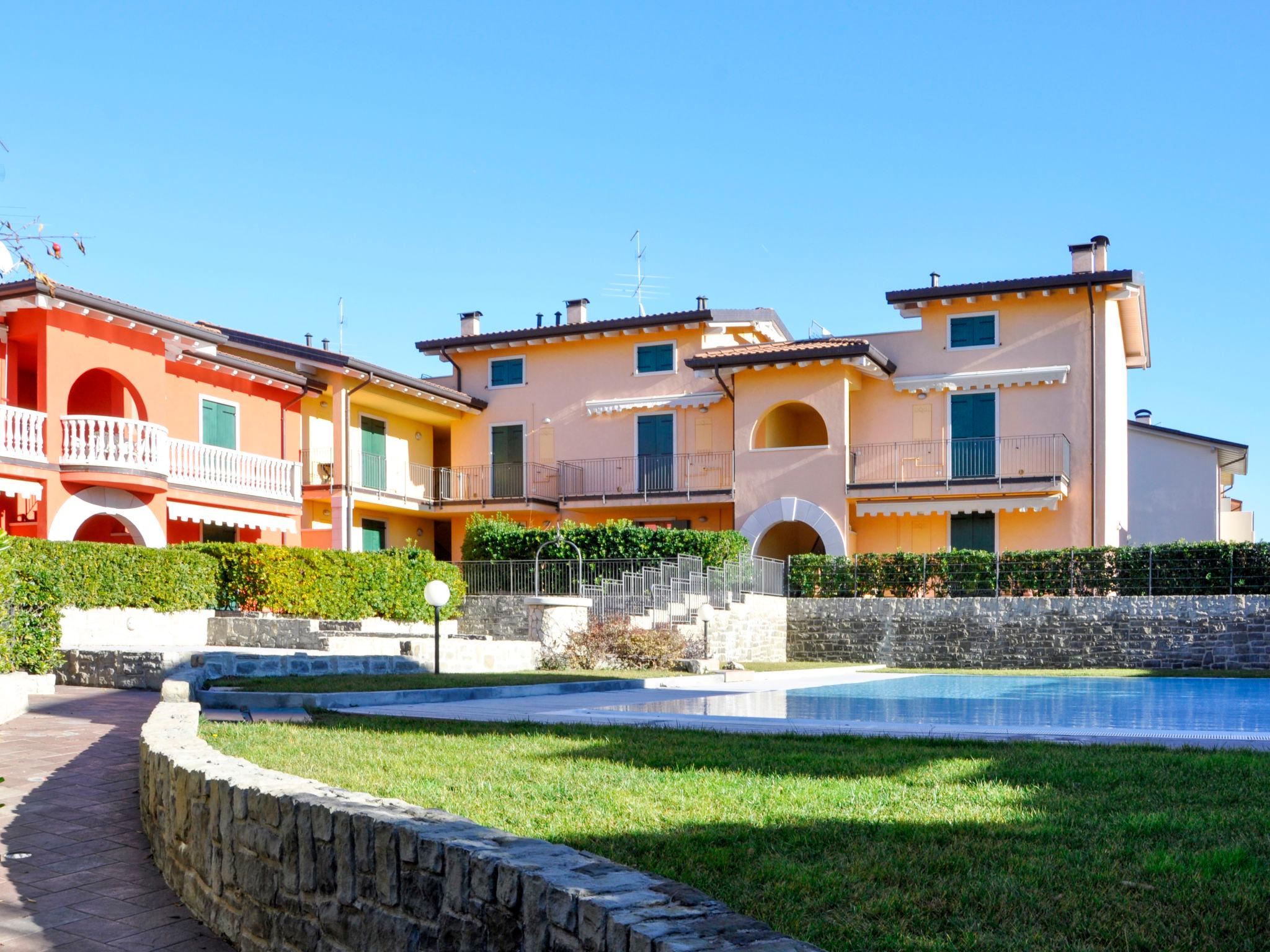 Foto 1 - Appartamento con 2 camere da letto a Lazise con piscina e vista sulle montagne