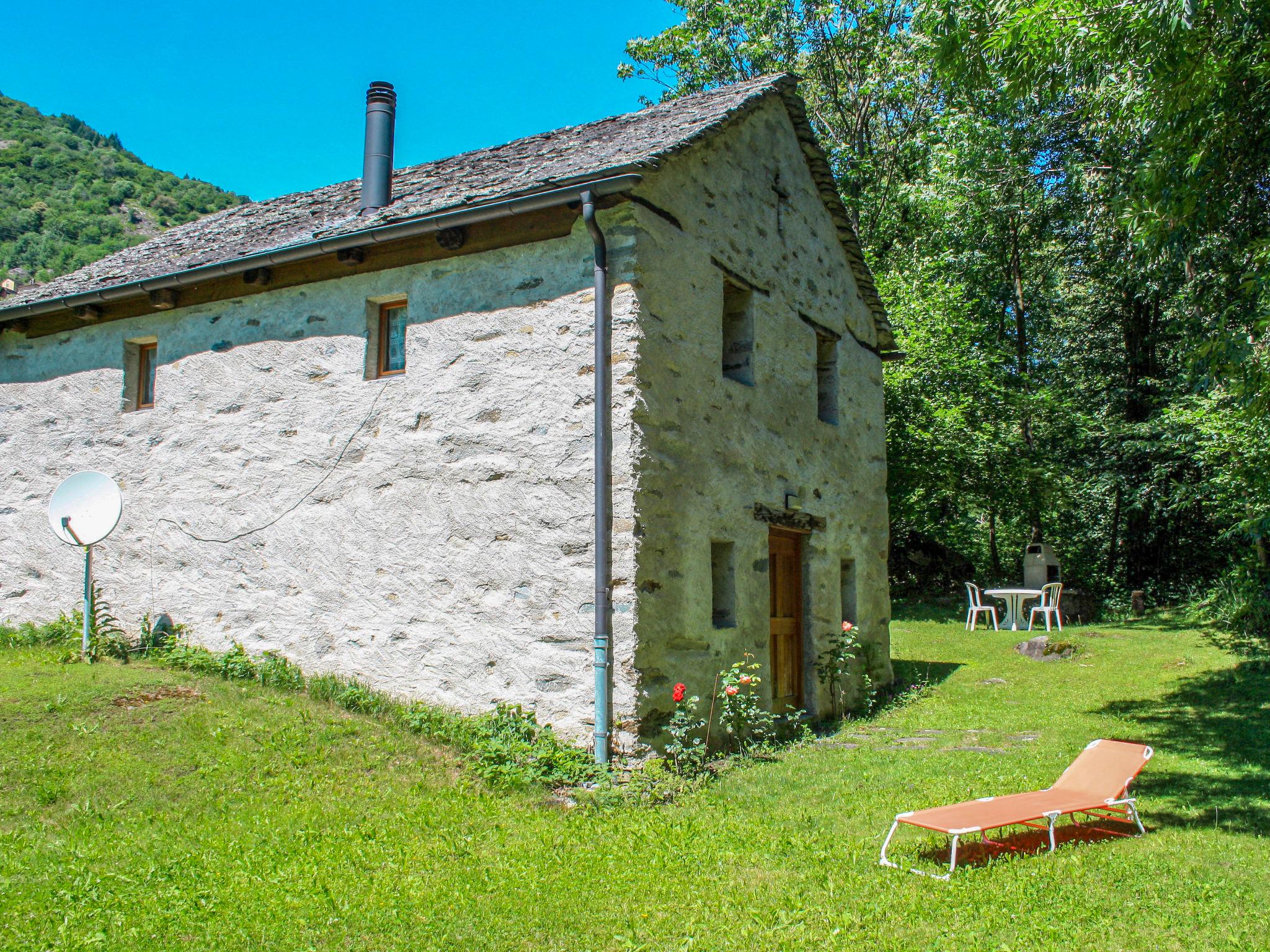 Photo 6 - Maison de 3 chambres à Acquarossa avec jardin et vues sur la montagne