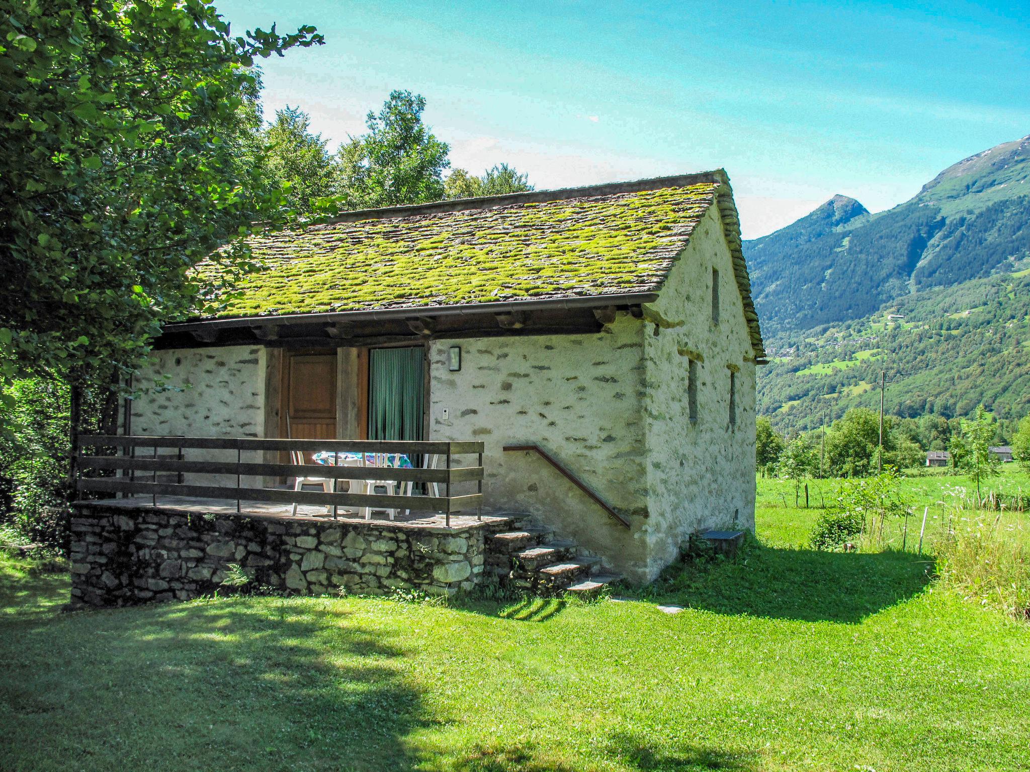 Photo 1 - Maison de 3 chambres à Acquarossa avec jardin et vues sur la montagne