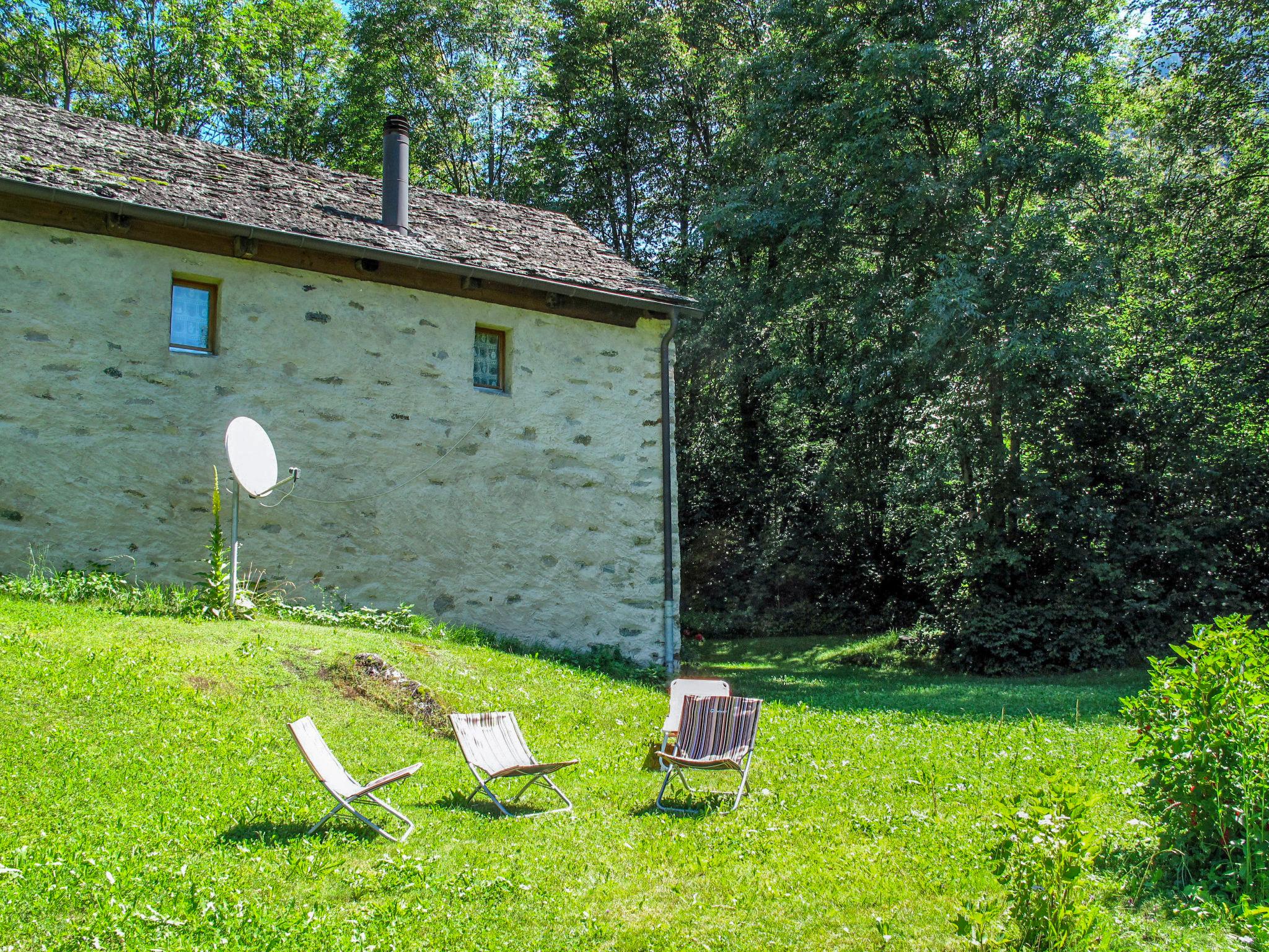 Photo 5 - Maison de 3 chambres à Acquarossa avec jardin et vues sur la montagne