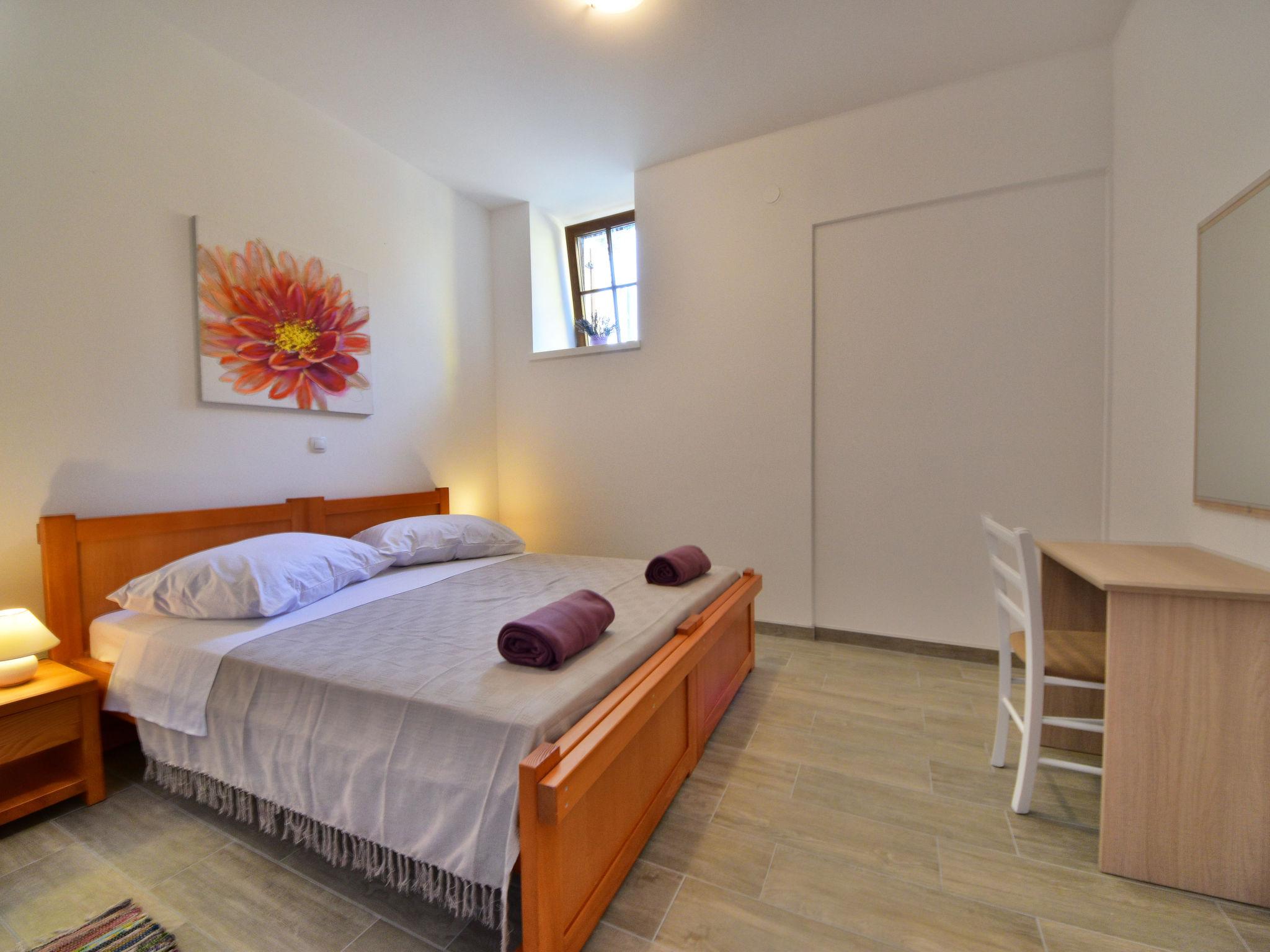 Foto 5 - Apartamento de 1 quarto em Senj com terraço