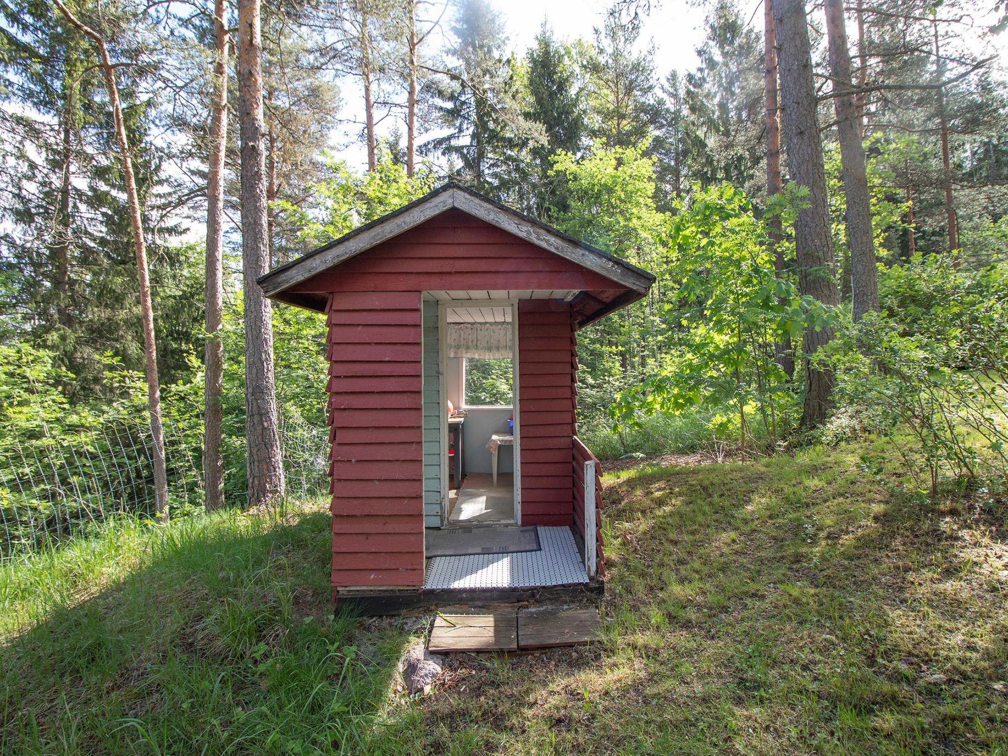 Foto 21 - Casa de 1 habitación en Kirkkonummi con sauna