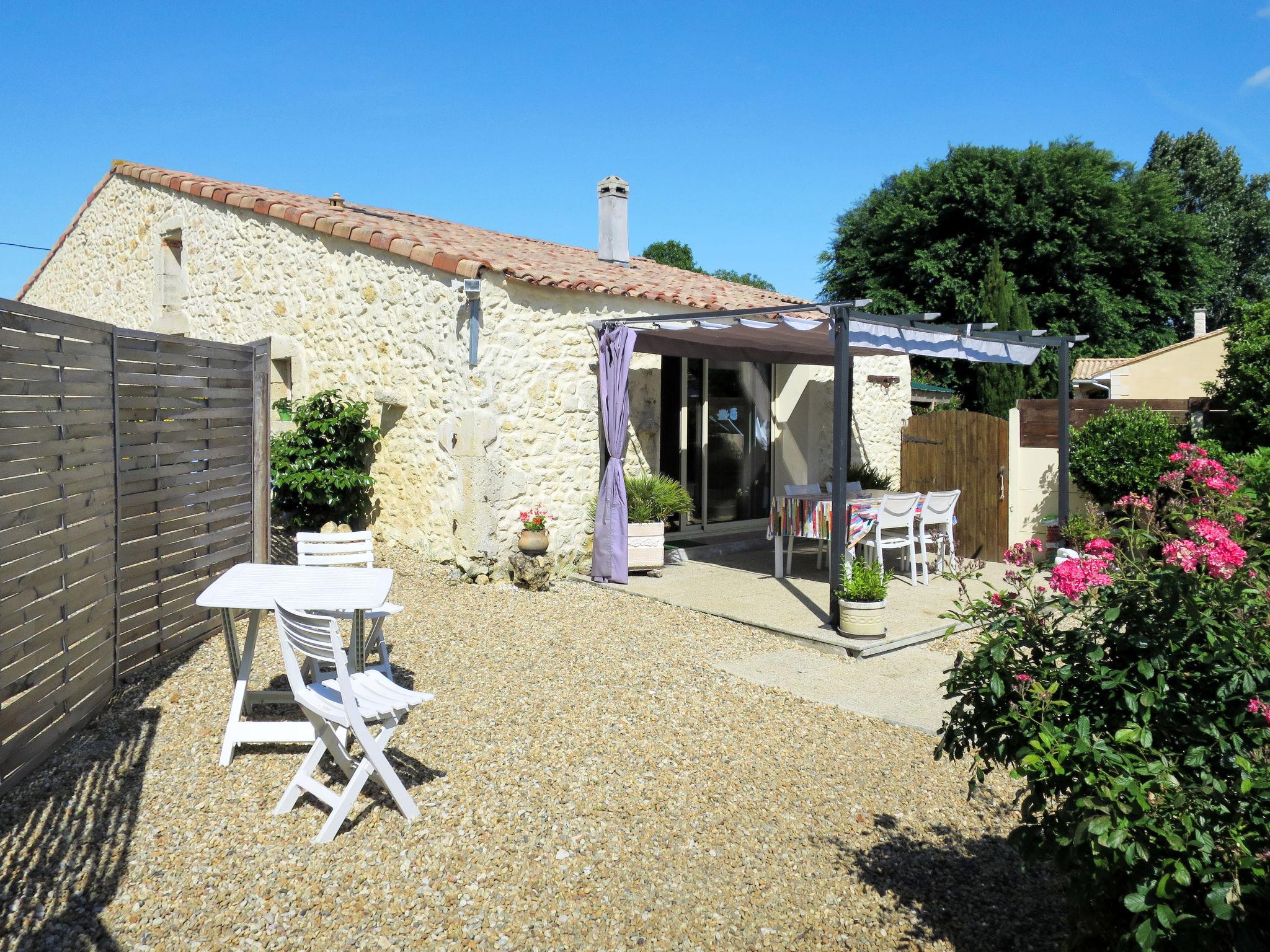 Photo 30 - Maison de 3 chambres à Cissac-Médoc avec piscine et jardin