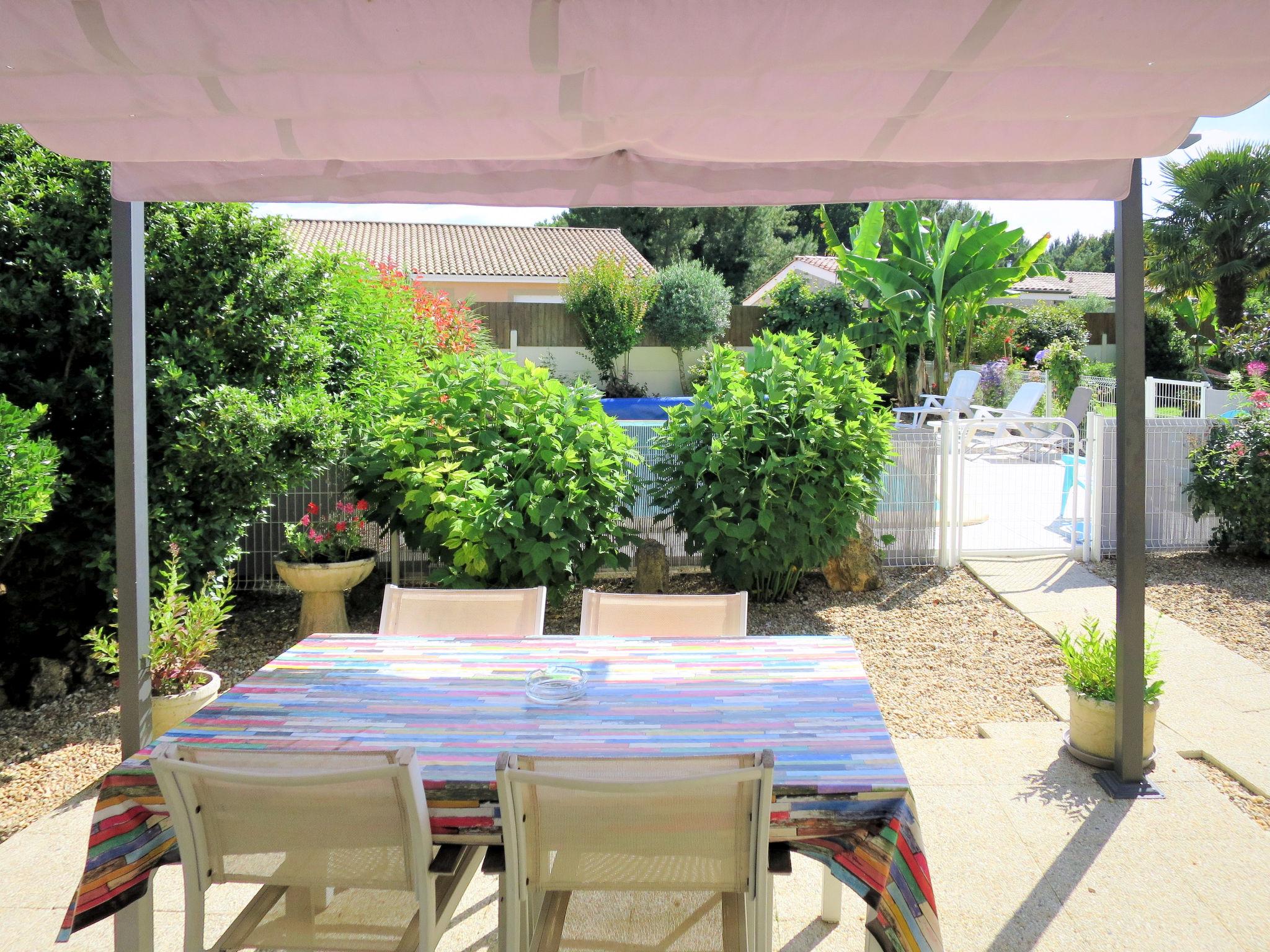 Foto 25 - Casa con 3 camere da letto a Cissac-Médoc con piscina e giardino
