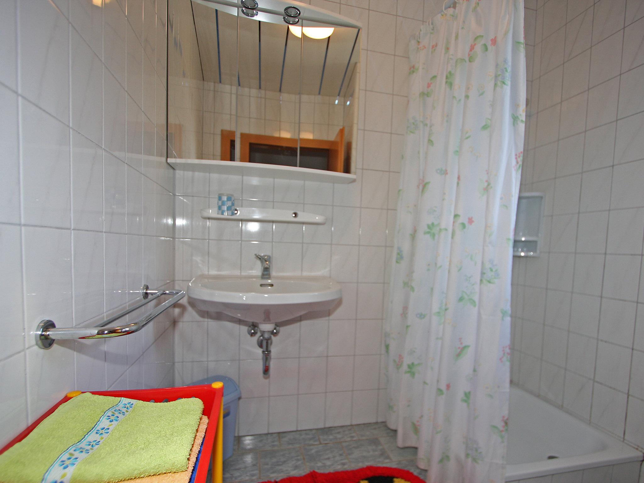 Foto 8 - Apartamento de 2 quartos em Feldkirchen in Kärnten com piscina e vista para a montanha