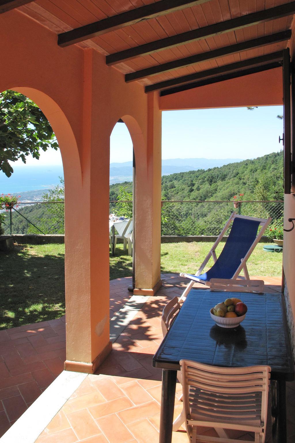 Photo 9 - Maison de 1 chambre à Montignoso avec jardin et vues à la mer