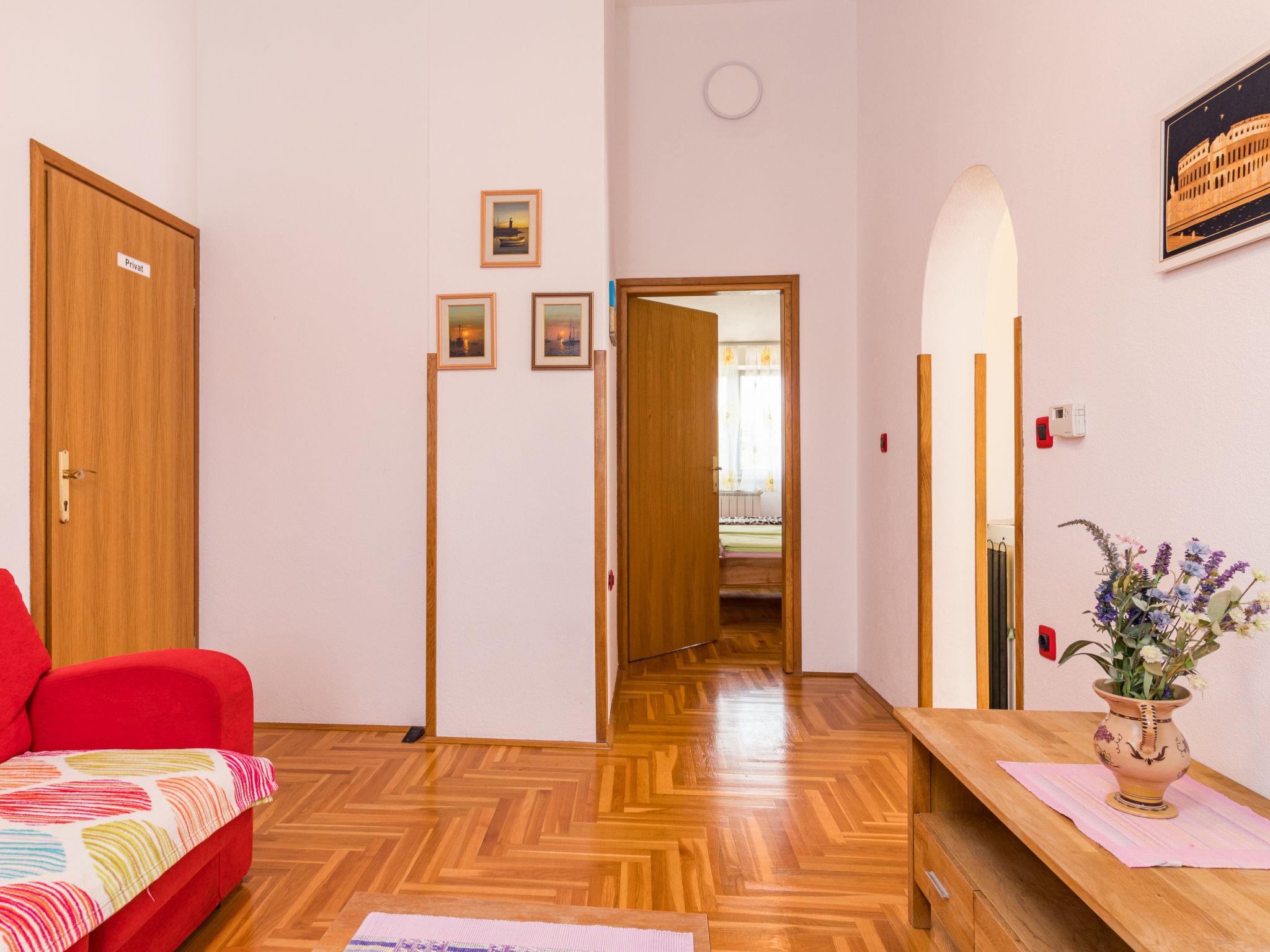 Foto 8 - Appartamento con 1 camera da letto a Vodnjan con piscina e vista mare