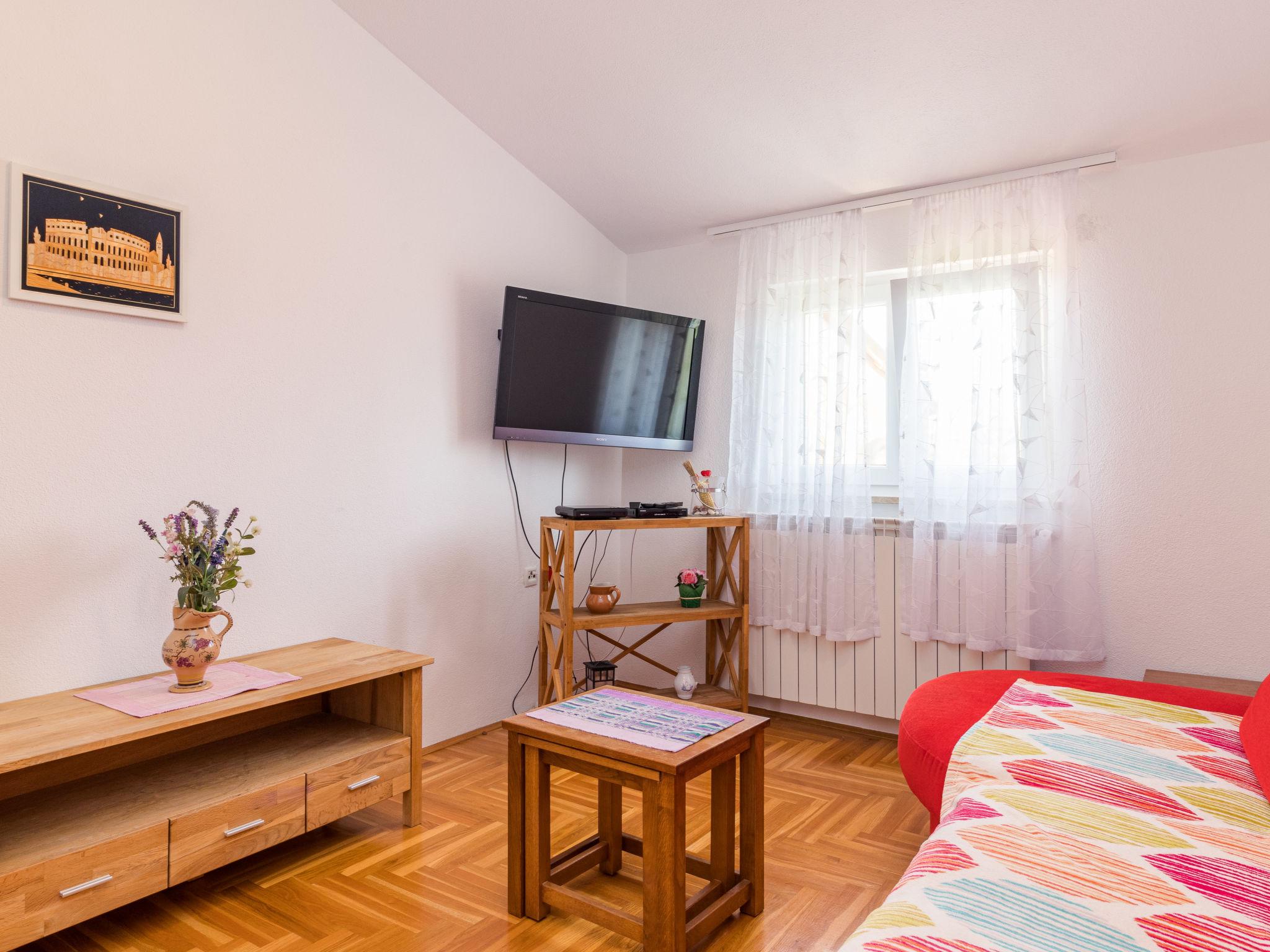 Foto 7 - Apartamento de 1 habitación en Vodnjan con piscina y vistas al mar