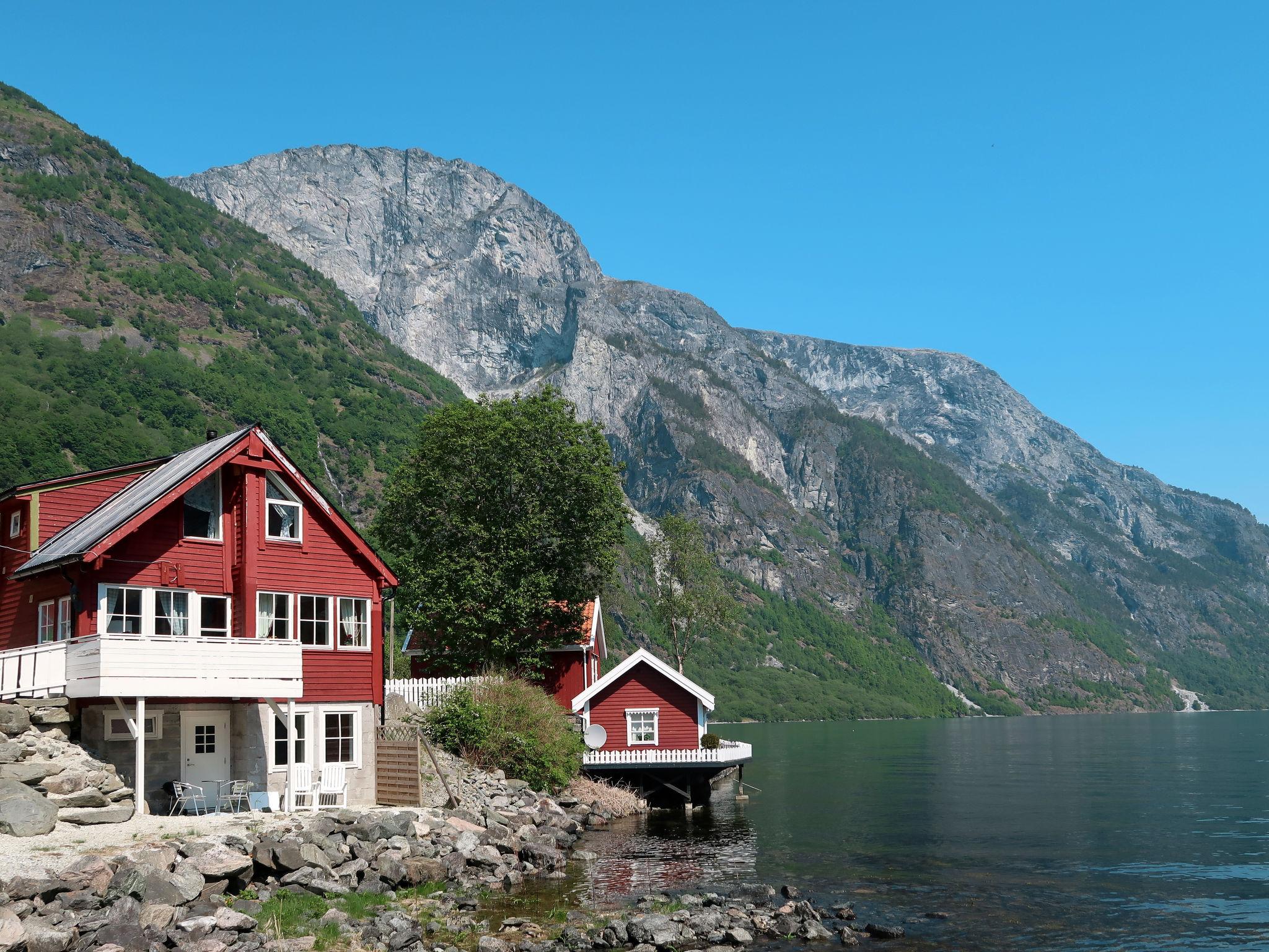 Foto 16 - Casa de 3 quartos em Aurland com jardim e terraço