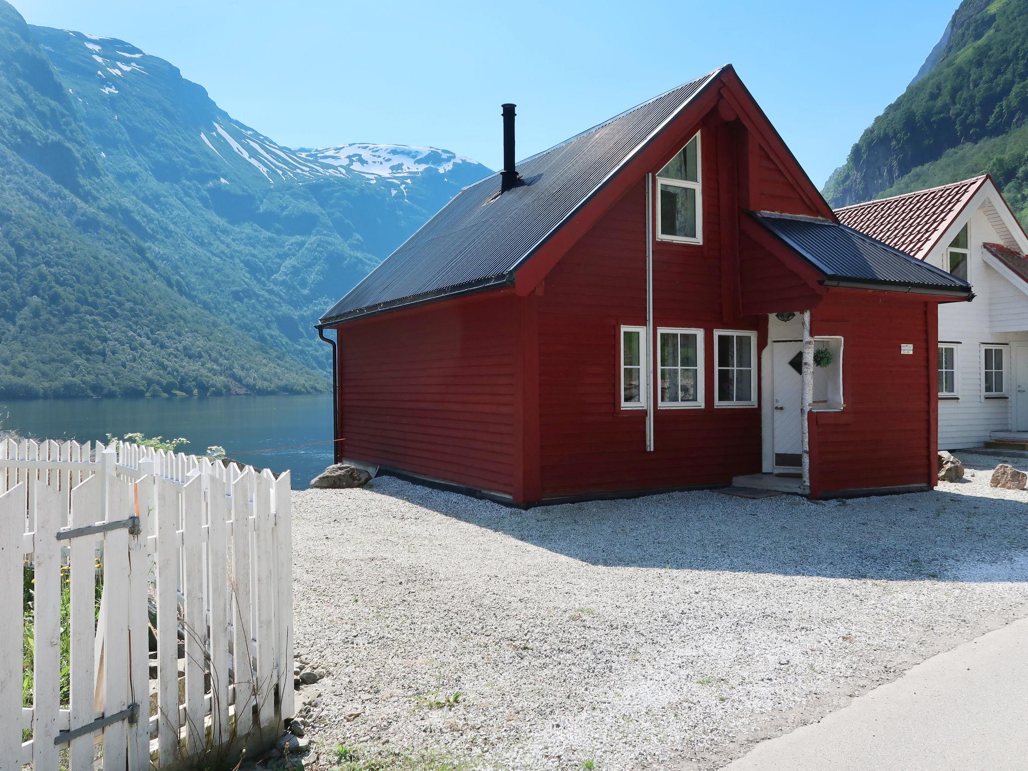 Foto 17 - Casa de 3 quartos em Aurland com jardim e terraço