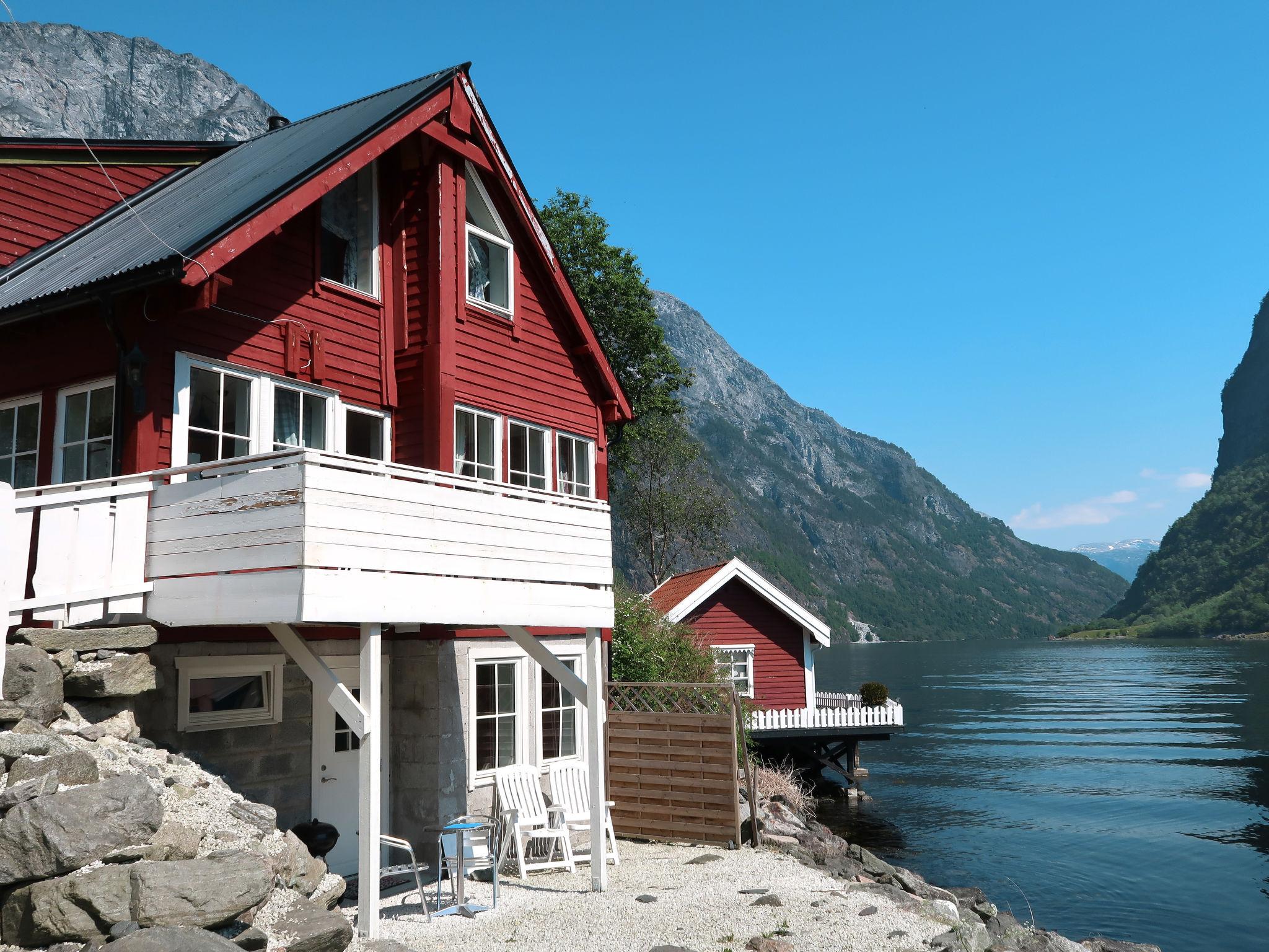 Foto 1 - Casa con 3 camere da letto a Aurland con giardino e terrazza