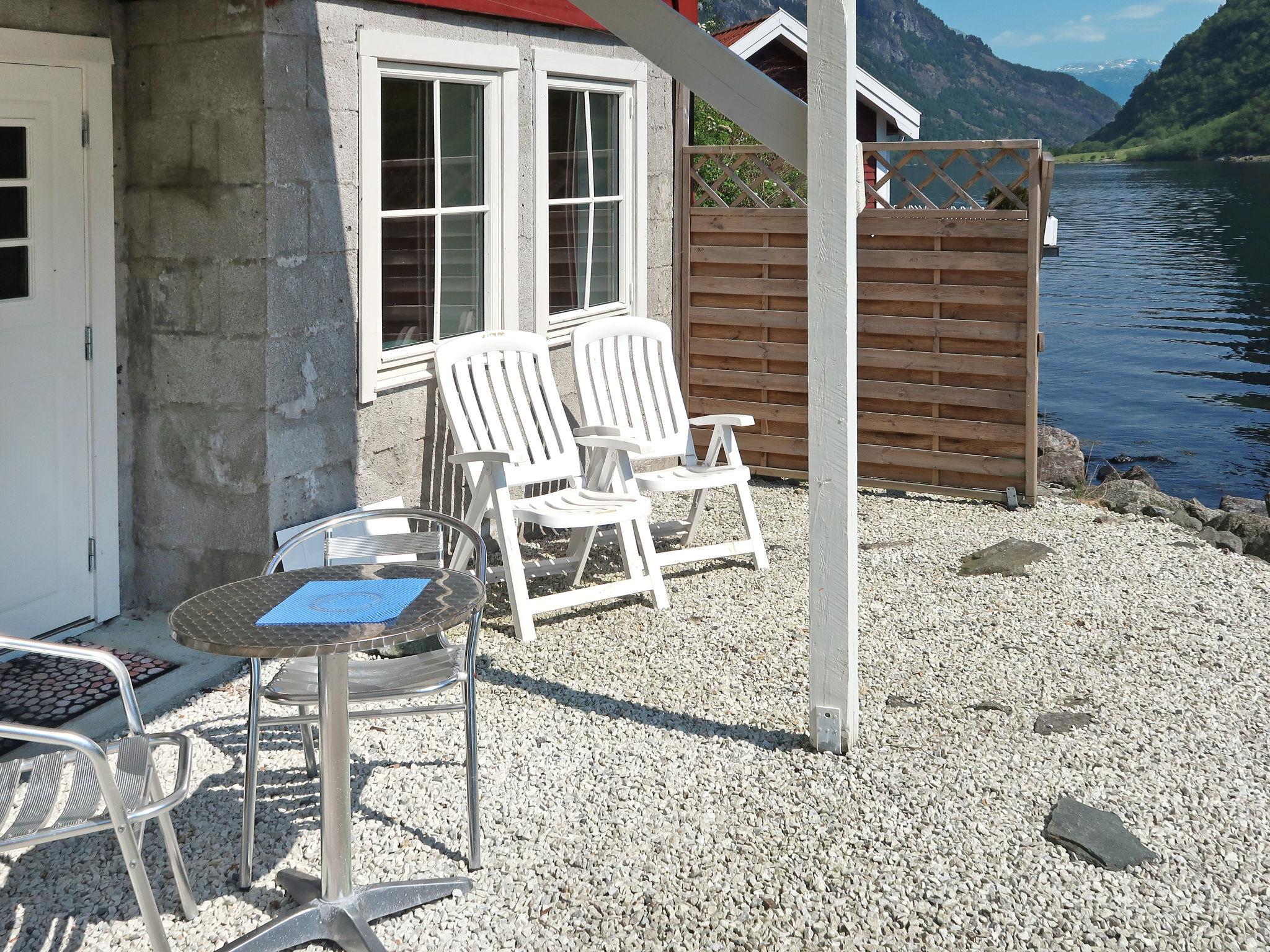 Photo 2 - Maison de 3 chambres à Aurland avec jardin et terrasse