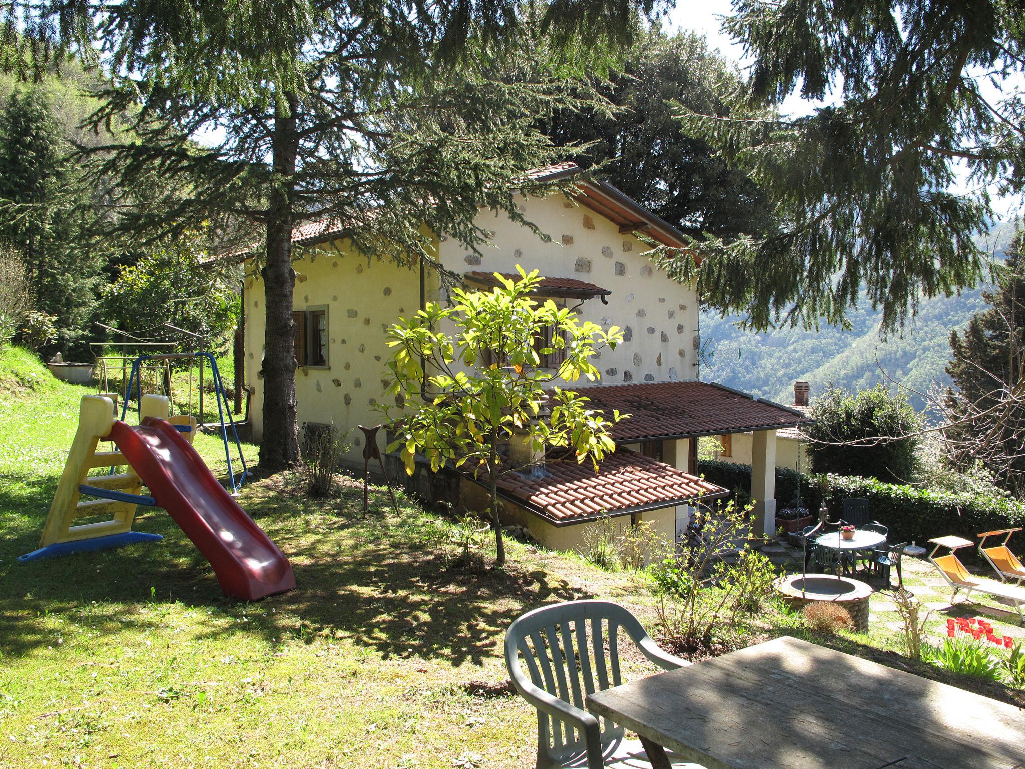 Photo 30 - Maison de 3 chambres à Camaiore avec jardin et vues à la mer