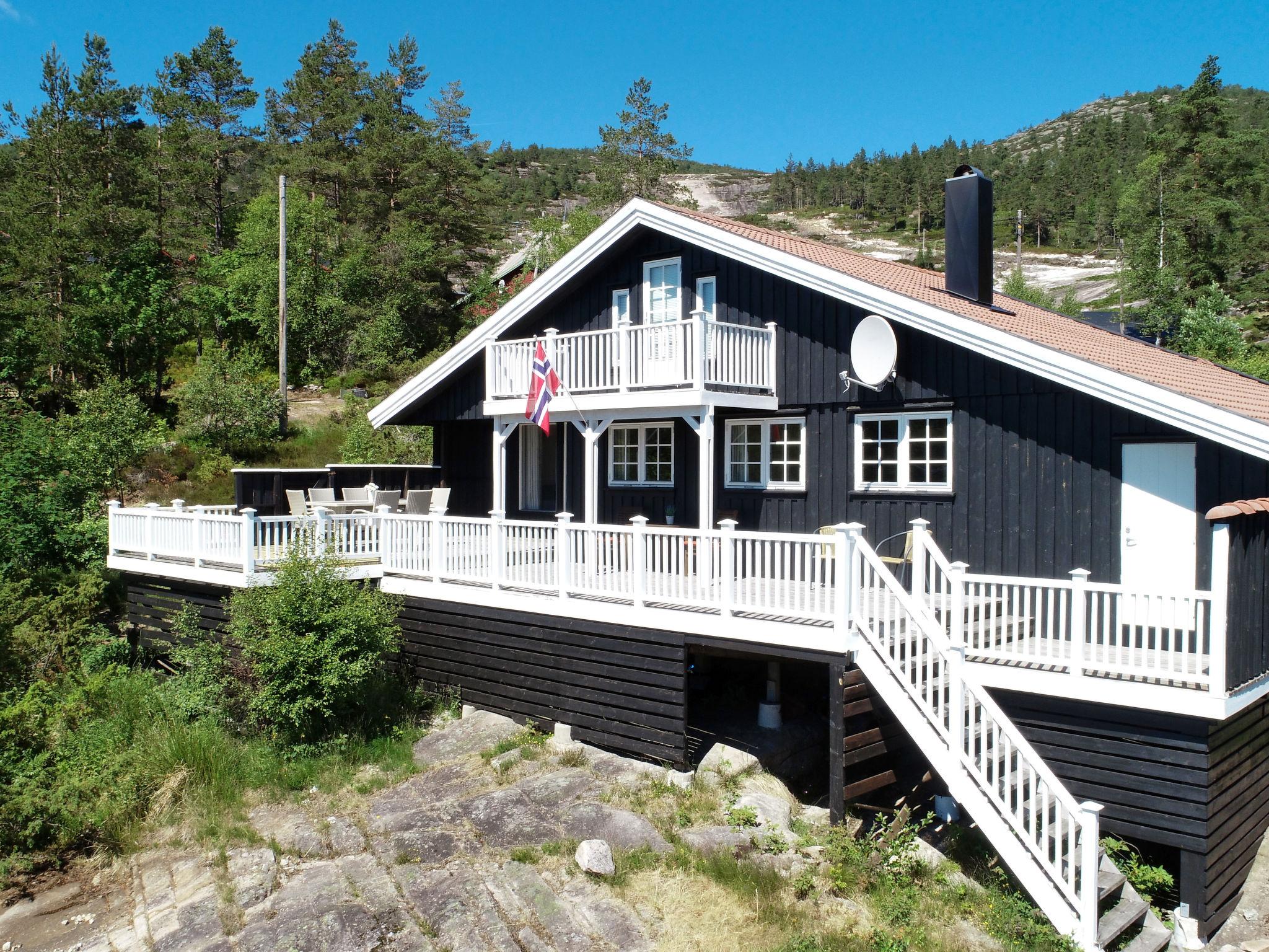 Foto 1 - Casa de 5 quartos em Fossdal com terraço