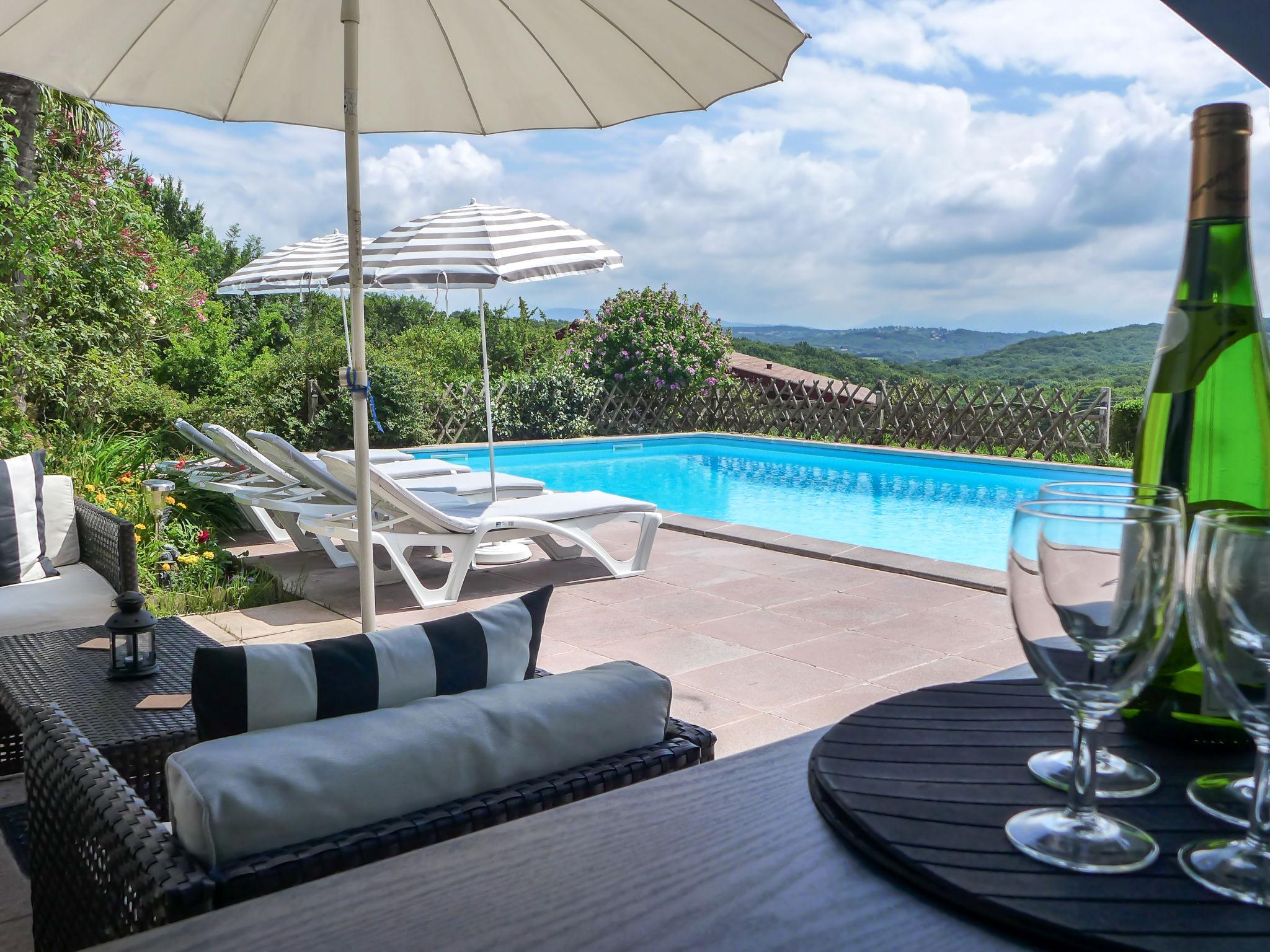 Photo 1 - Maison de 6 chambres à Urcuit avec piscine privée et vues à la mer