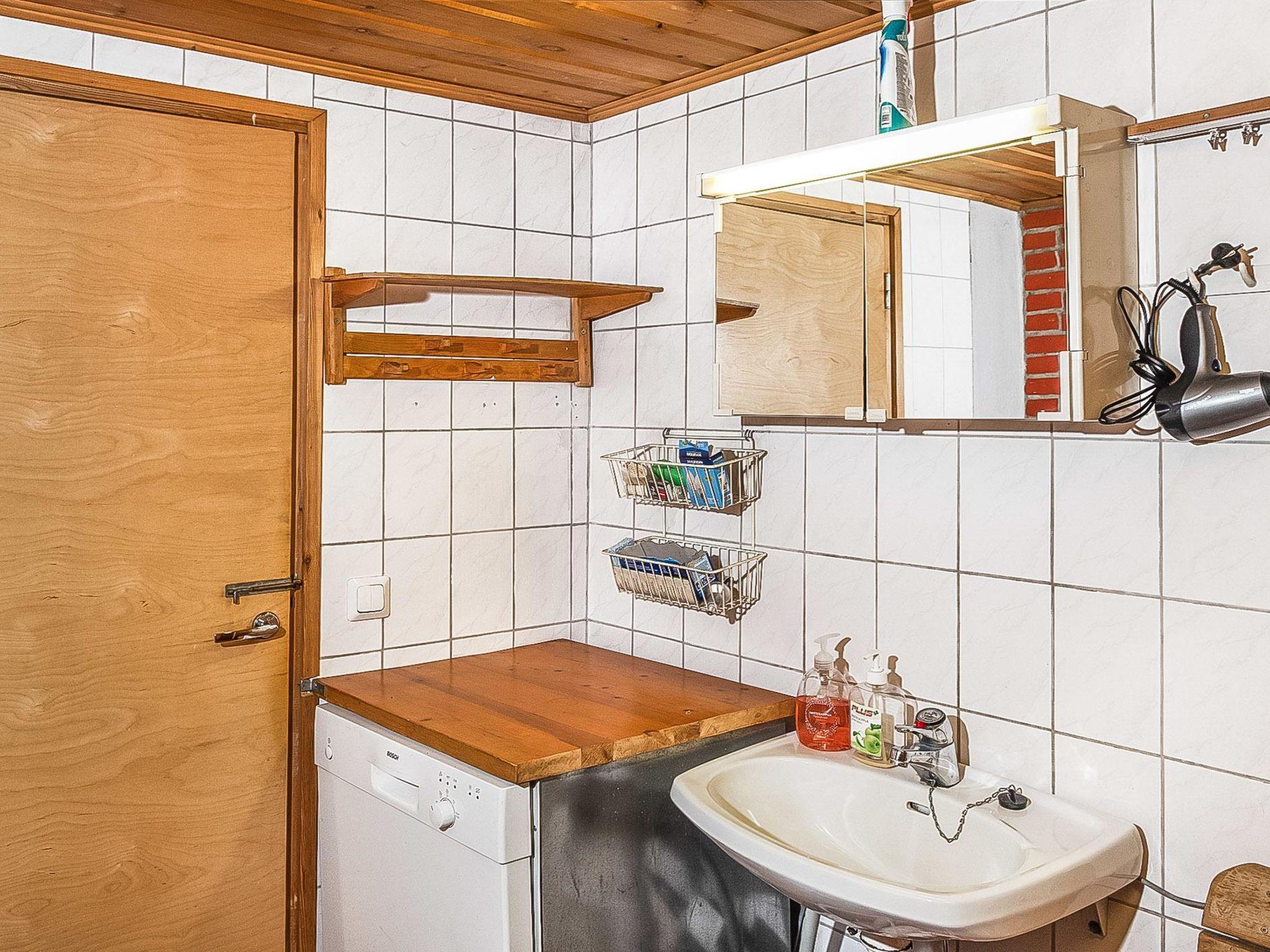 Foto 10 - Casa de 1 habitación en Sotkamo con sauna