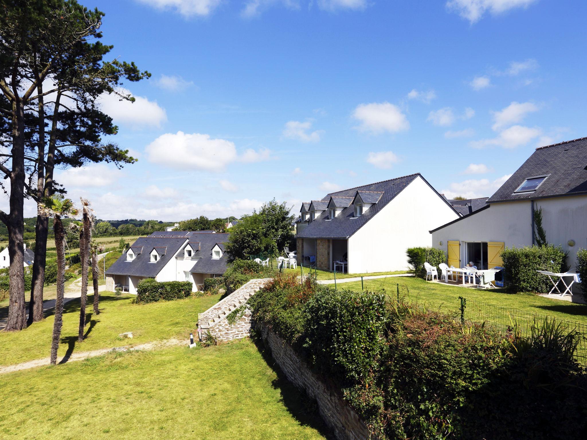 Foto 19 - Haus mit 2 Schlafzimmern in Locmaria-Plouzané mit schwimmbad und blick aufs meer