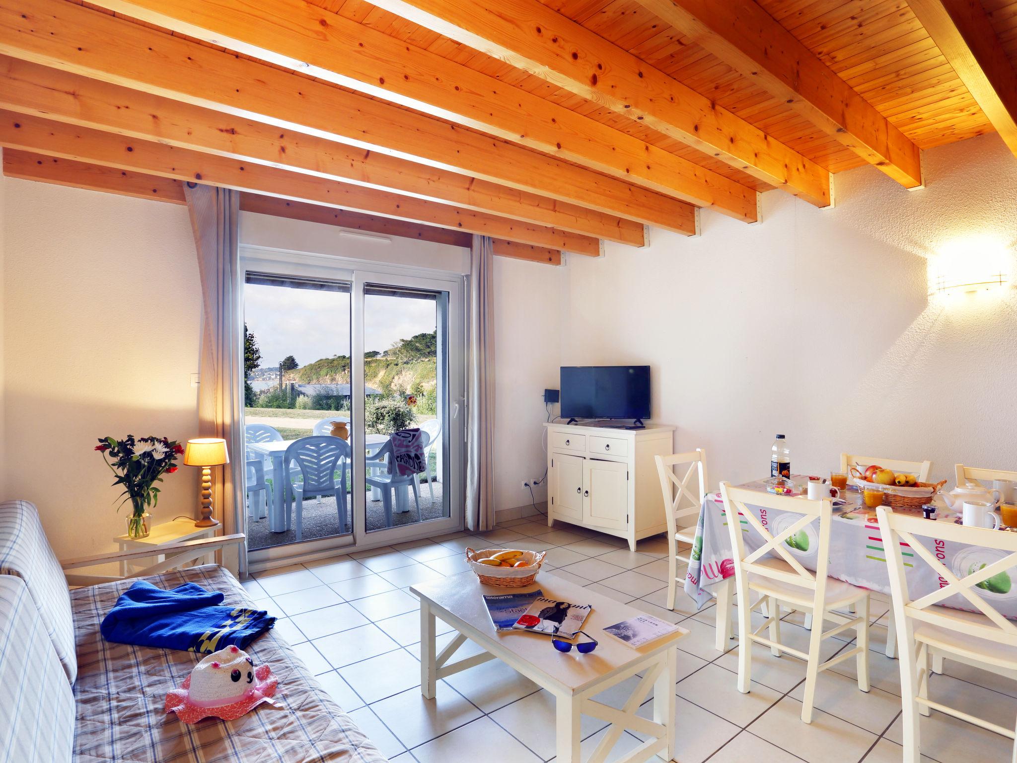 Photo 9 - 1 bedroom Apartment in Locmaria-Plouzané with swimming pool and sea view