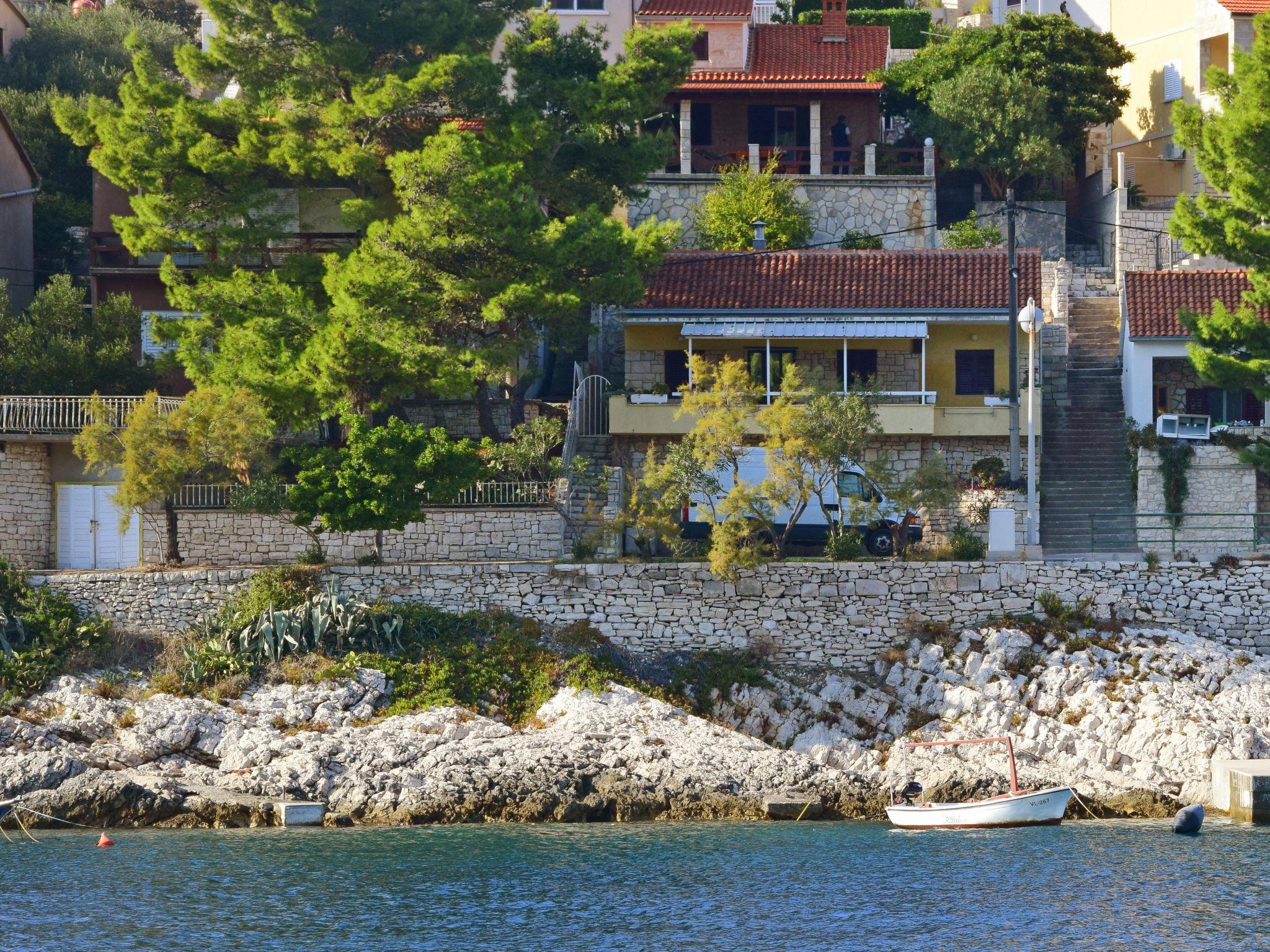 Foto 3 - Casa con 3 camere da letto a Blato con terrazza e vista mare