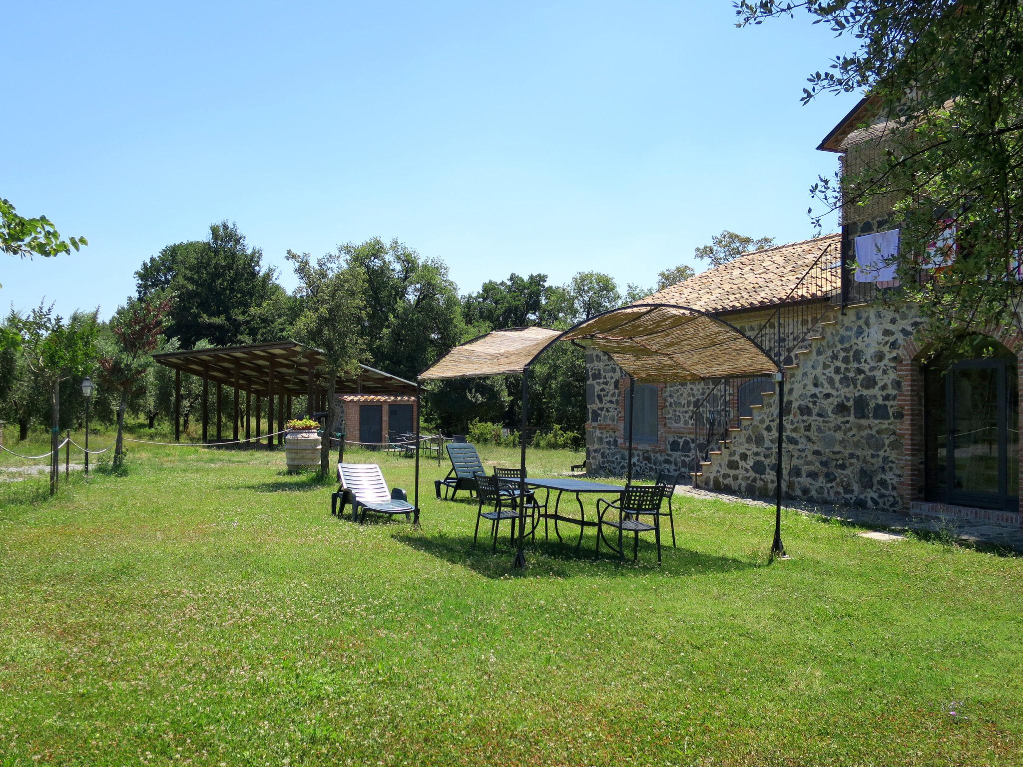 Foto 3 - Apartamento de 2 habitaciones en Bolsena con piscina y jardín