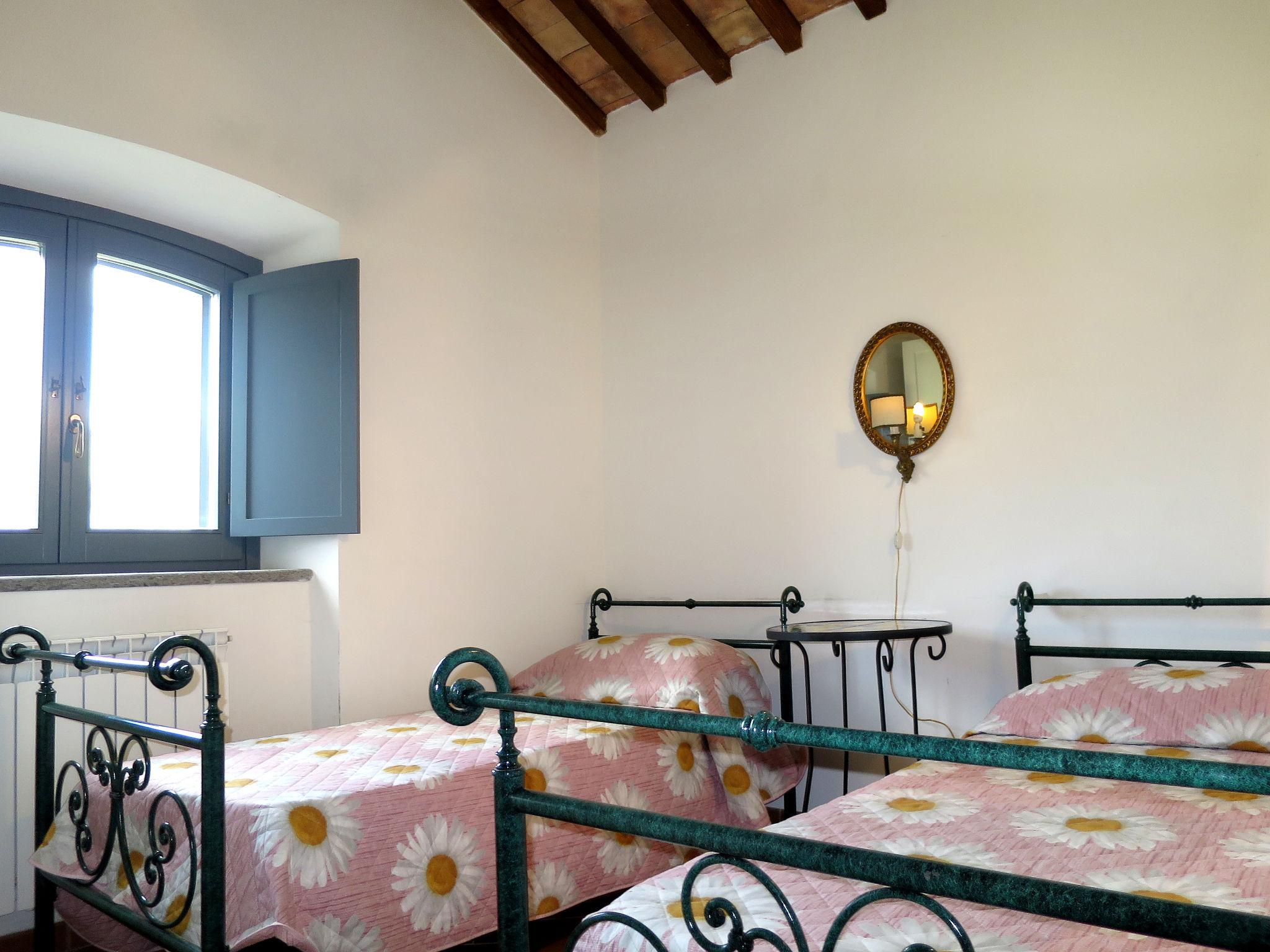 Foto 10 - Appartamento con 2 camere da letto a Bolsena con piscina e giardino