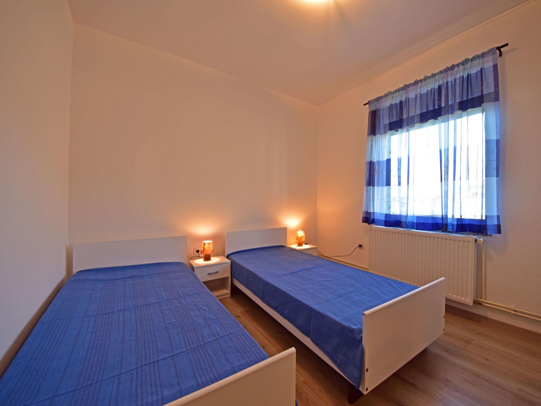 Foto 6 - Appartamento con 2 camere da letto a Novi Vinodolski con terrazza