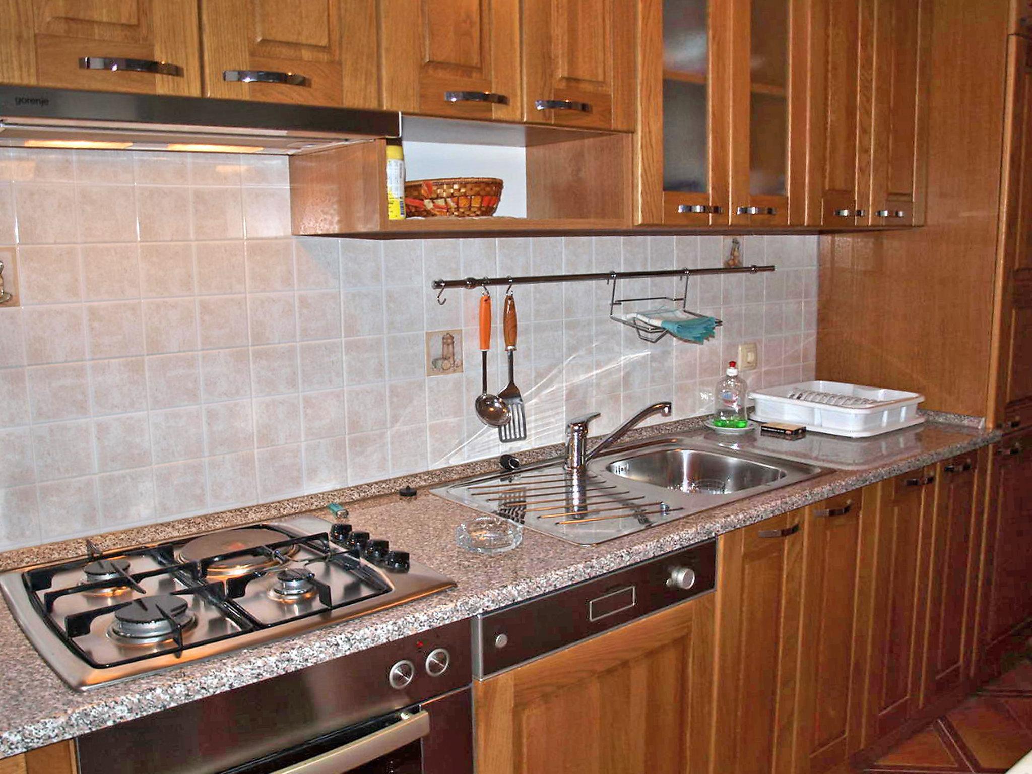 Photo 10 - 2 bedroom Apartment in Dubrovnik with swimming pool and garden