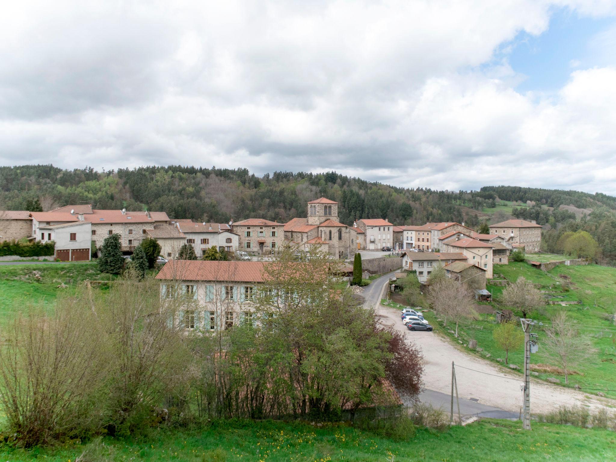 Photo 19 - Maison de 3 chambres à Saint-Julien-d'Ance avec jardin et terrasse