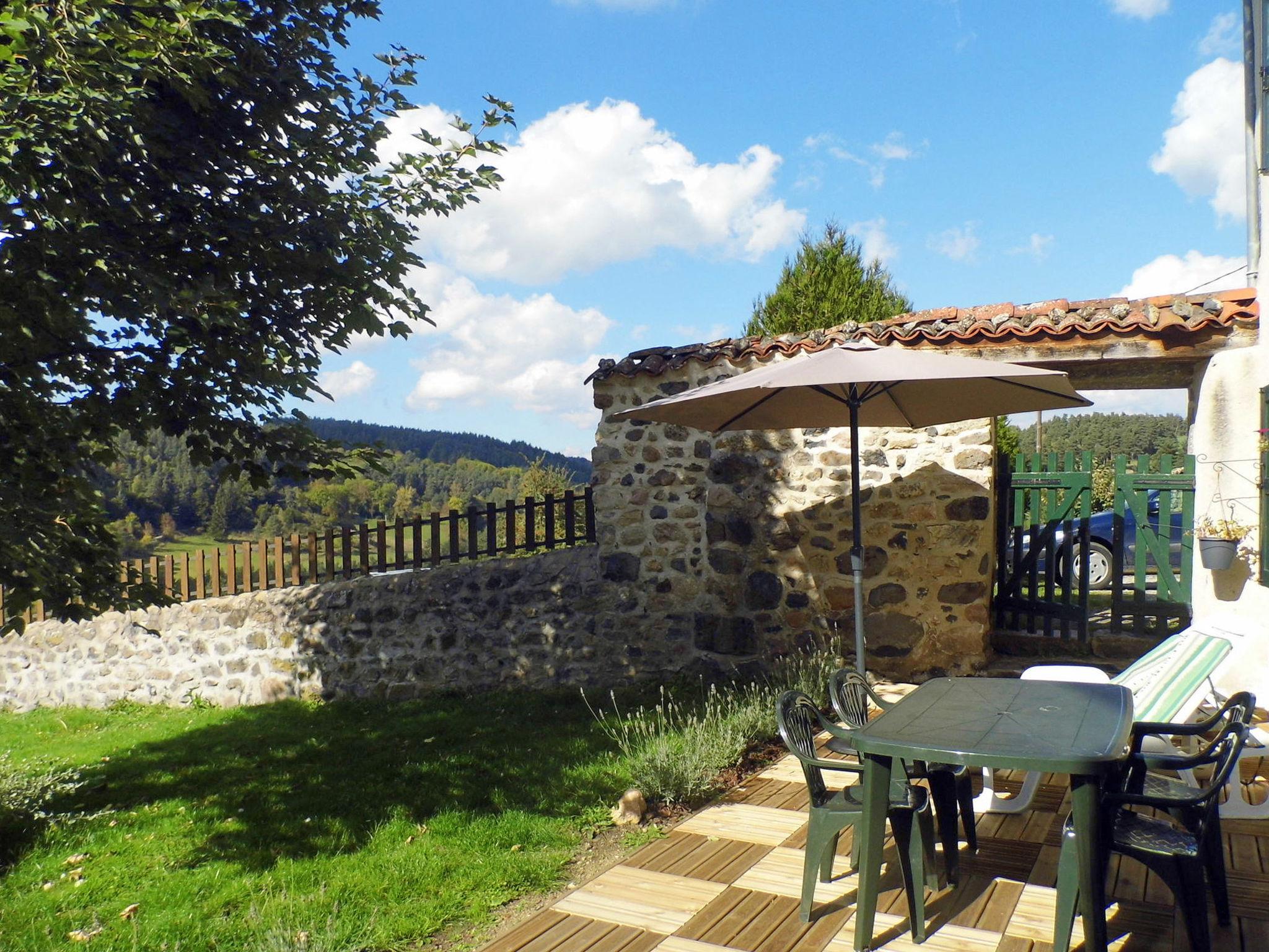 Photo 3 - Maison de 3 chambres à Saint-Julien-d'Ance avec jardin et terrasse