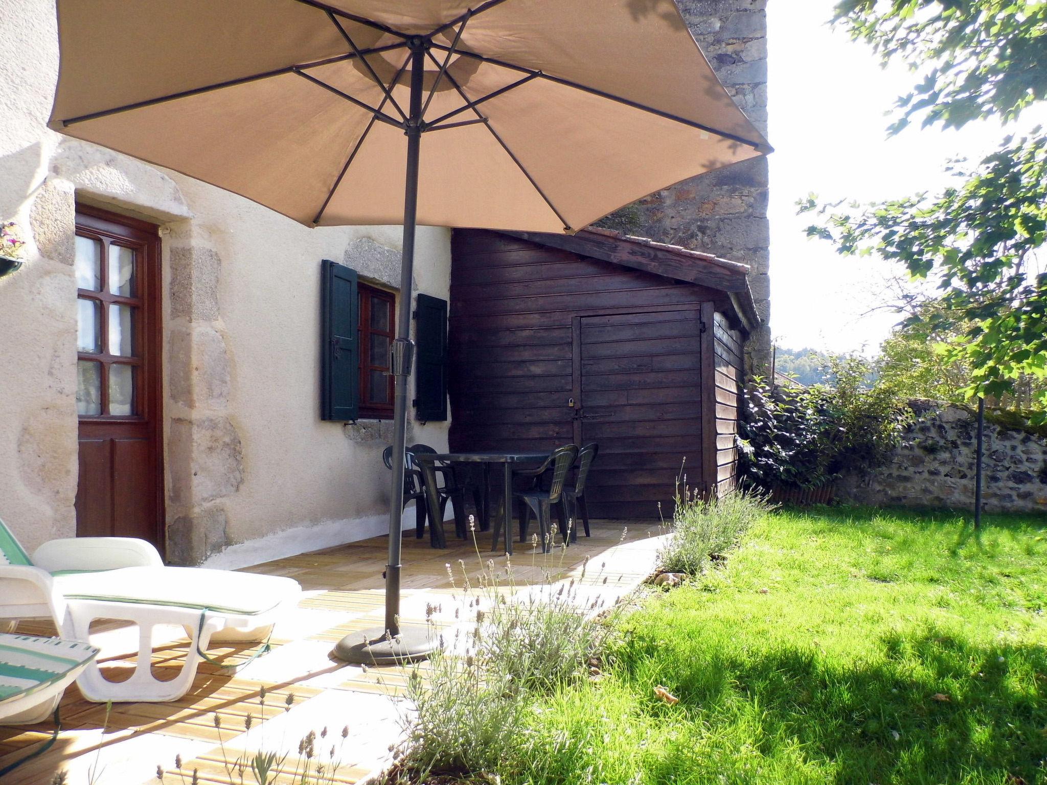 Photo 12 - Maison de 3 chambres à Saint-Julien-d'Ance avec jardin et terrasse