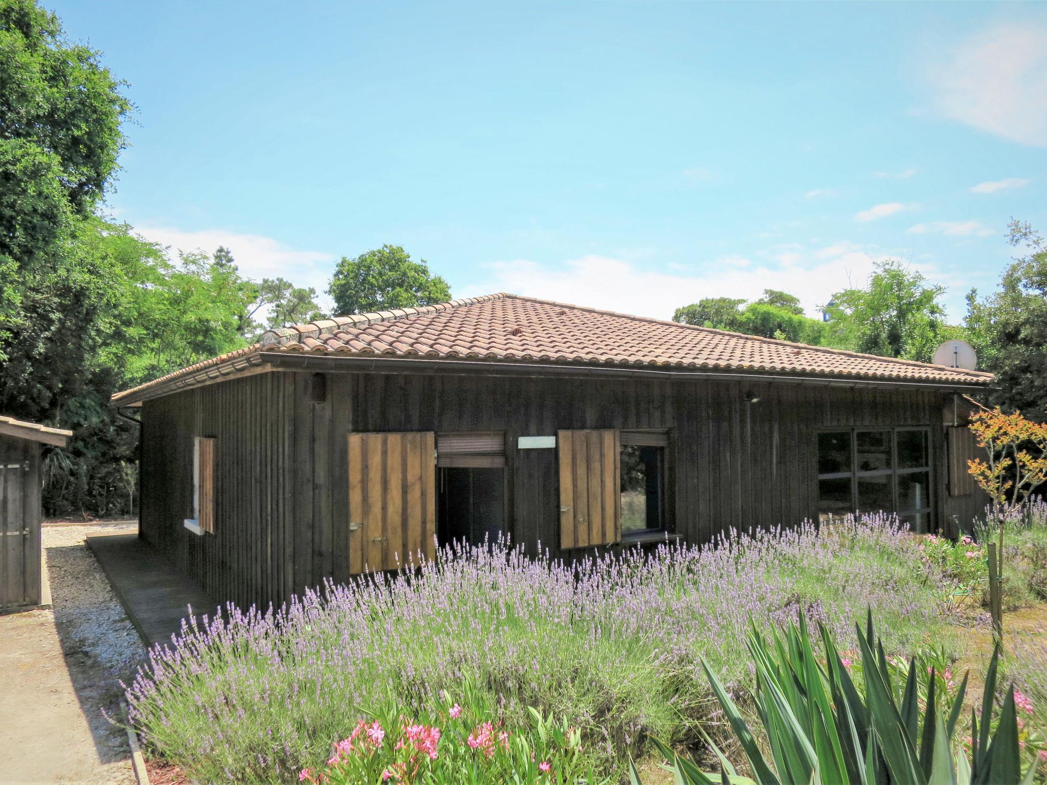 Foto 1 - Casa con 5 camere da letto a Soulac-sur-Mer con giardino e vista mare