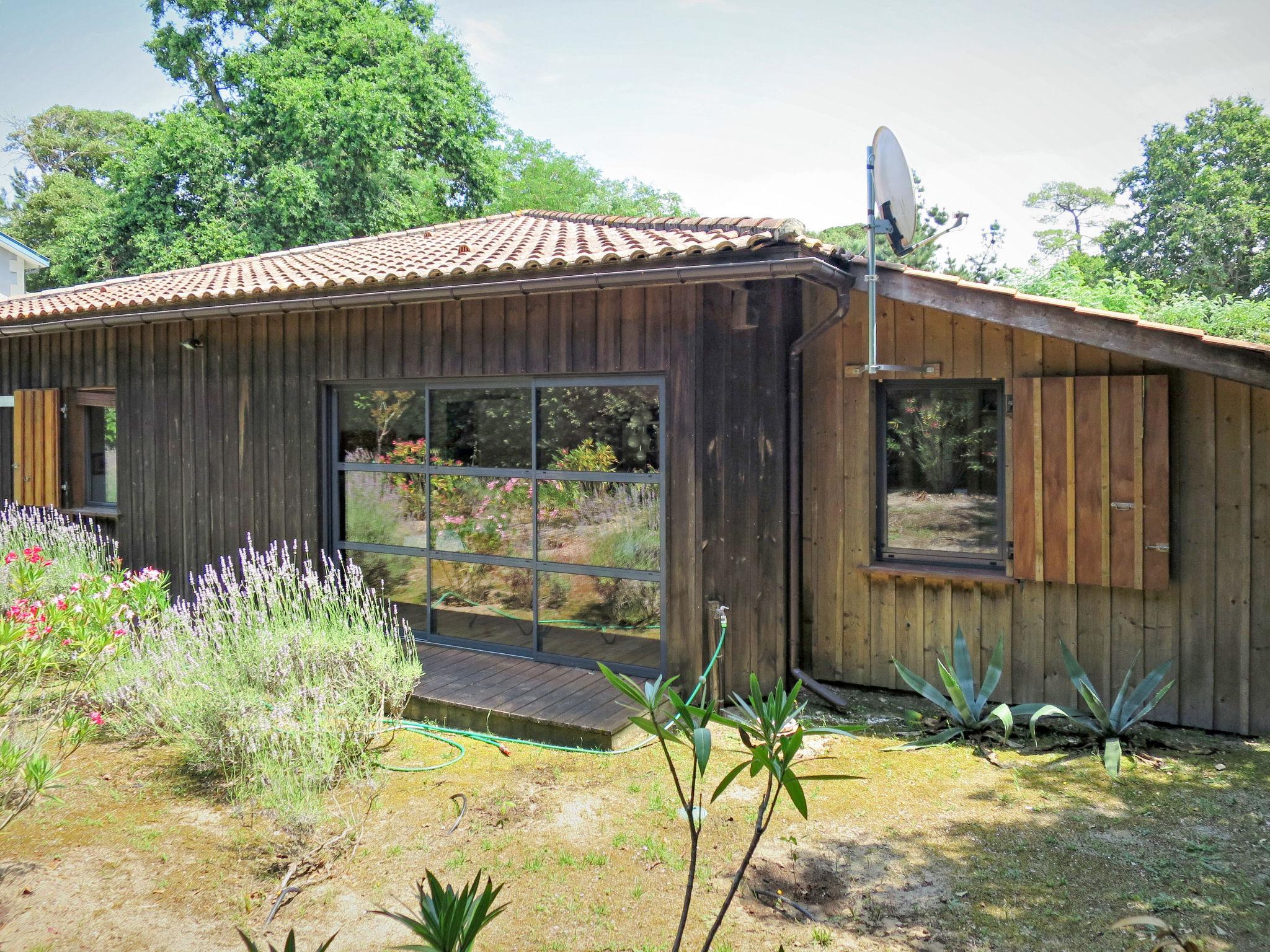 Foto 19 - Casa con 5 camere da letto a Soulac-sur-Mer con giardino e vista mare