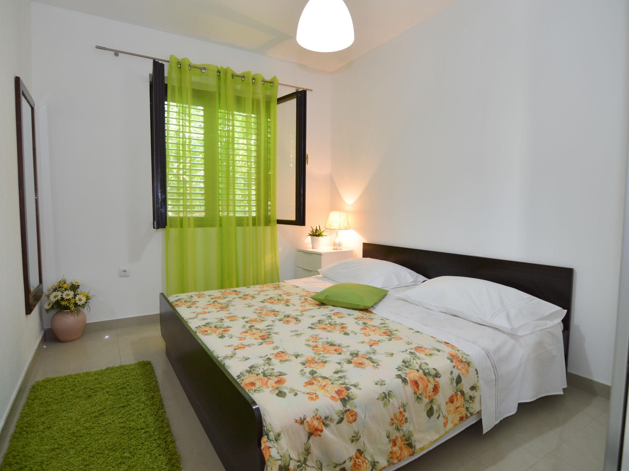 Foto 10 - Apartment mit 2 Schlafzimmern in Supetar mit terrasse und blick aufs meer