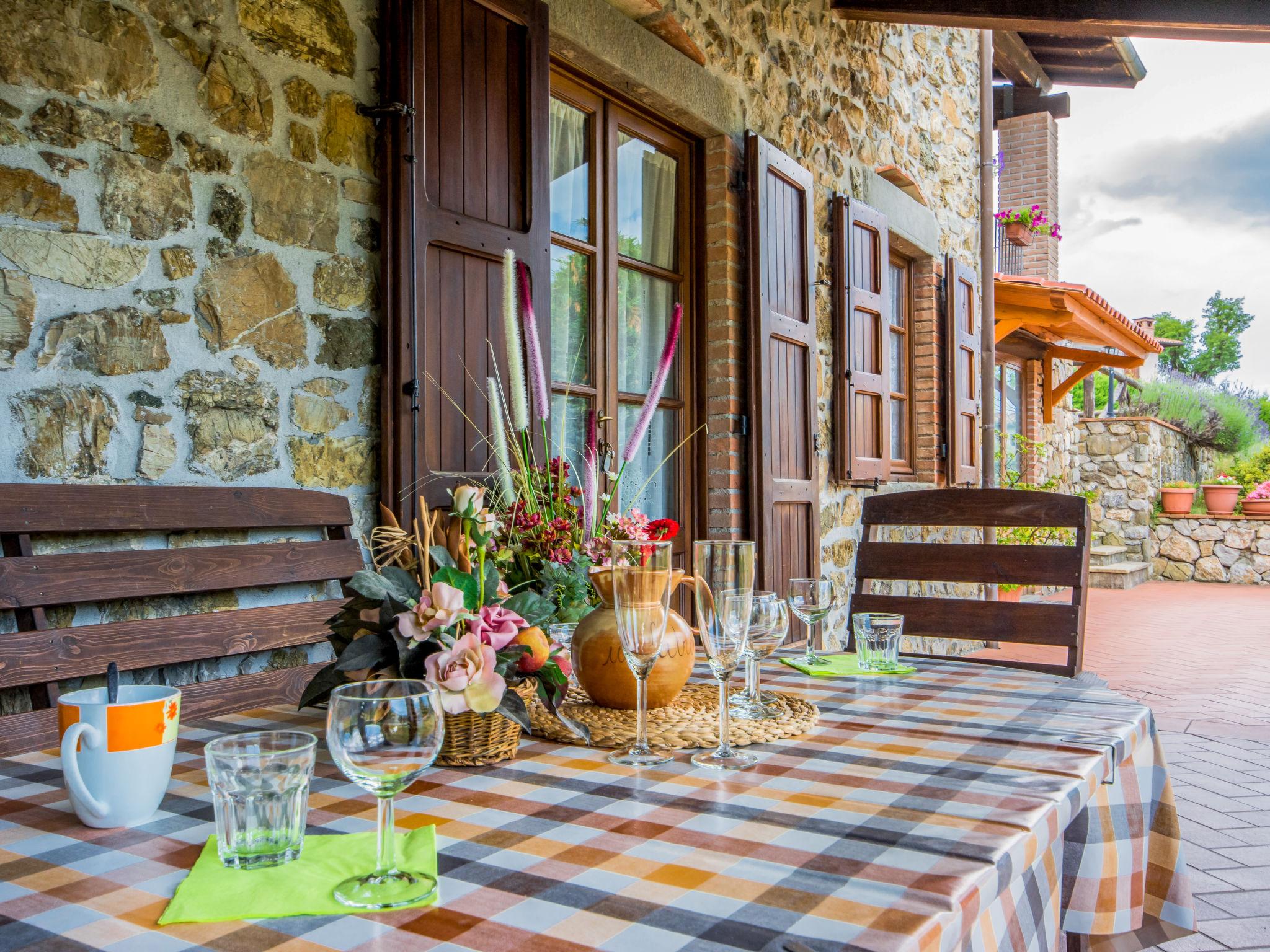 Photo 38 - Maison de 8 chambres à Camporgiano avec piscine privée et jardin