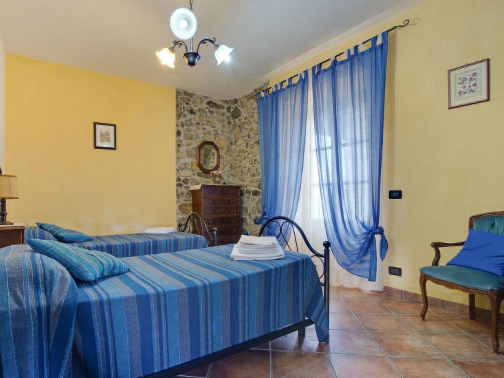 Foto 34 - Casa con 8 camere da letto a Camporgiano con piscina privata e giardino